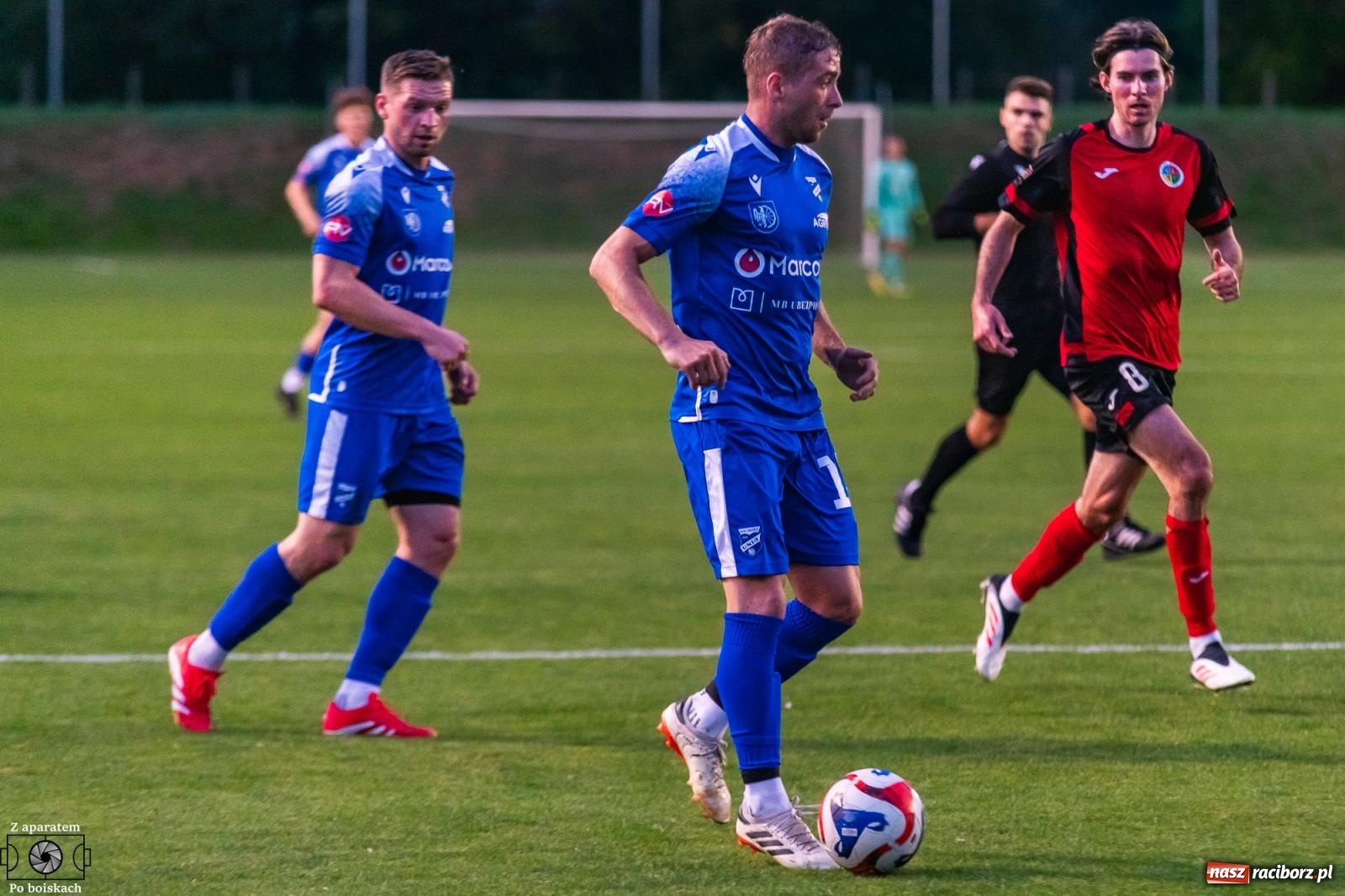 Zdjęcie w galerii na portalu naszraciborz.pl: Tłumy na derbach powiatu. Unia Racibórz liderem klasy okręgowej [FOTO] wiadomości z regionu