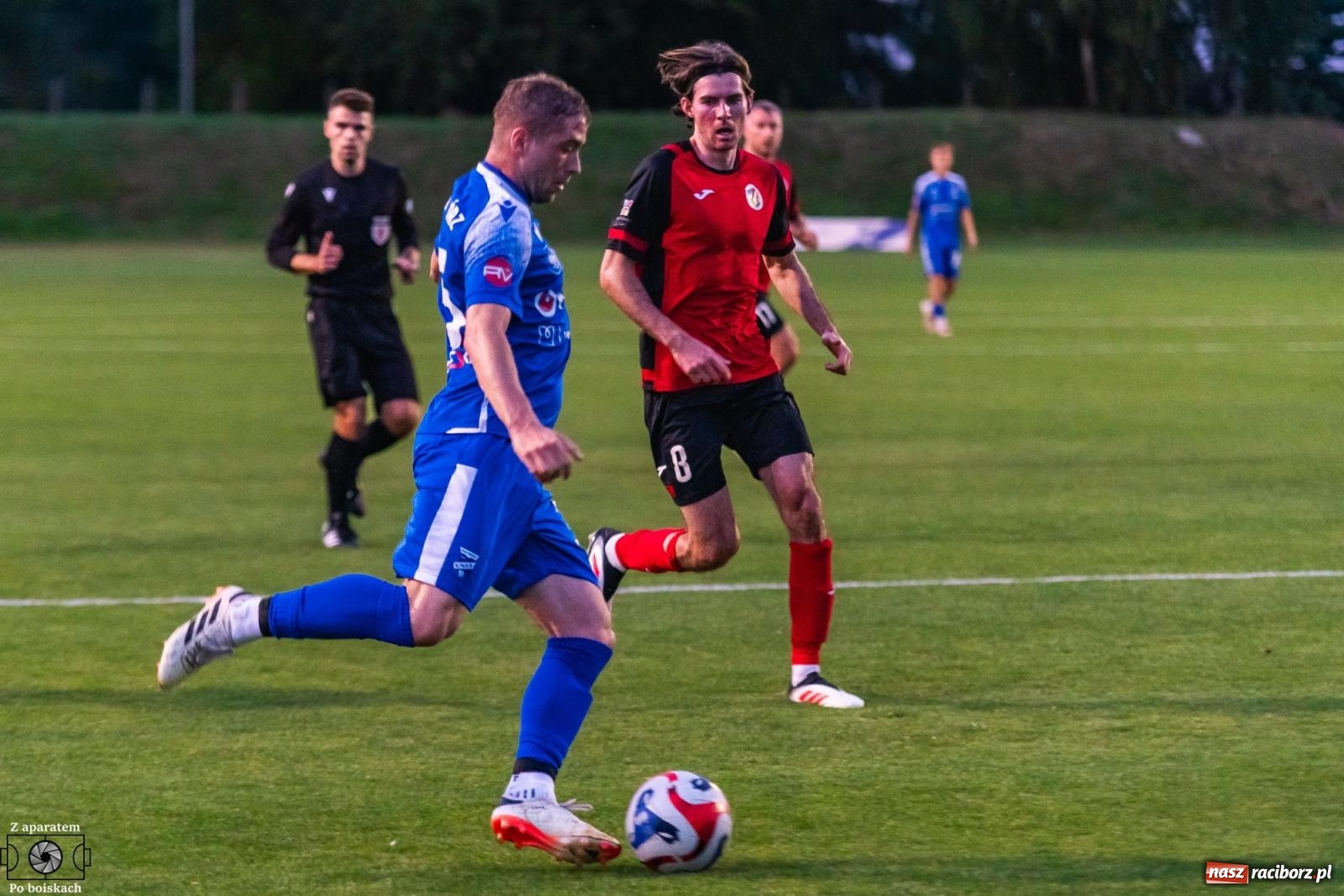 Zdjęcie w galerii na portalu naszraciborz.pl: Tłumy na derbach powiatu. Unia Racibórz liderem klasy okręgowej [FOTO] wiadomości z regionu