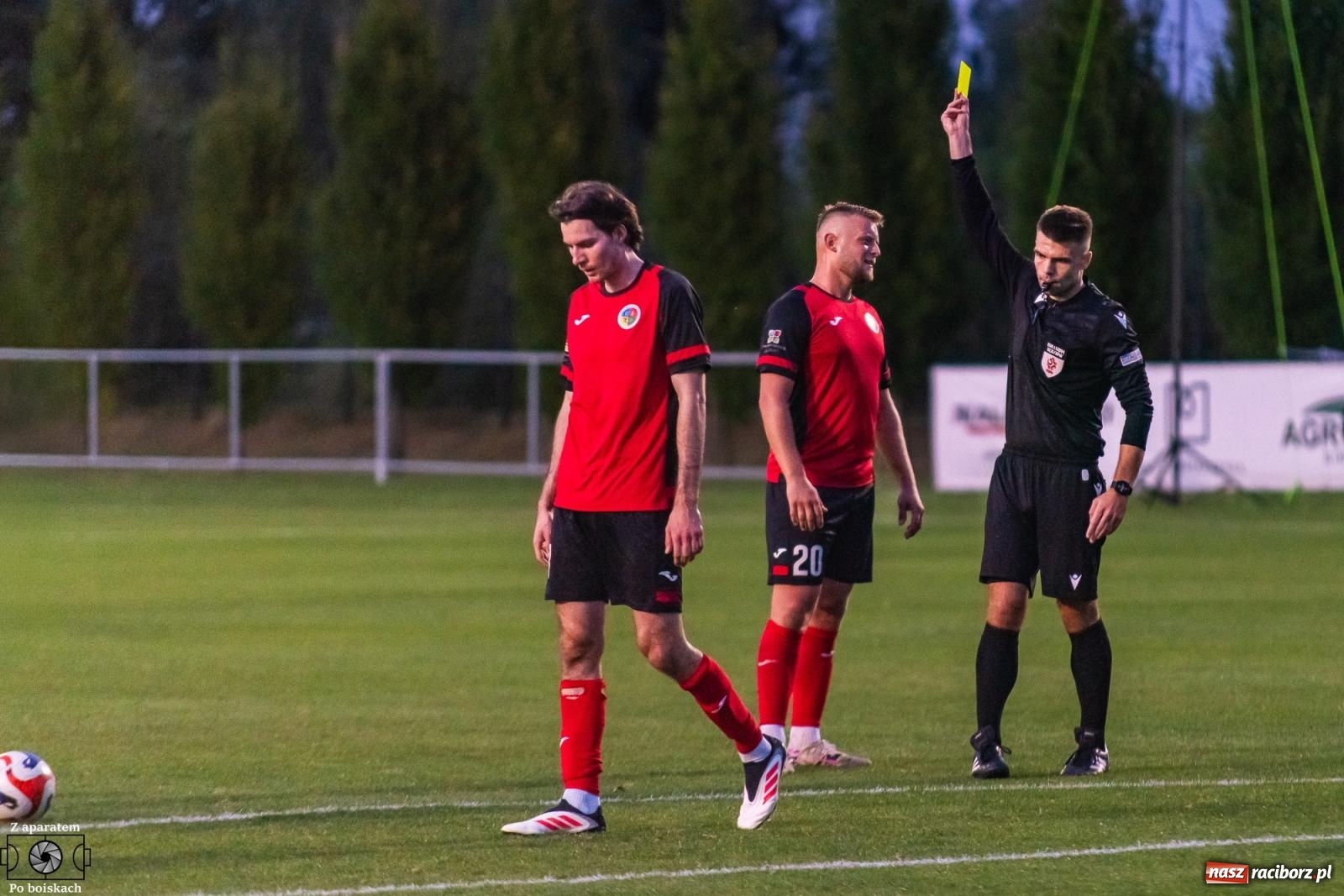 Zdjęcie w galerii na portalu naszraciborz.pl: Tłumy na derbach powiatu. Unia Racibórz liderem klasy okręgowej [FOTO] wiadomości z regionu