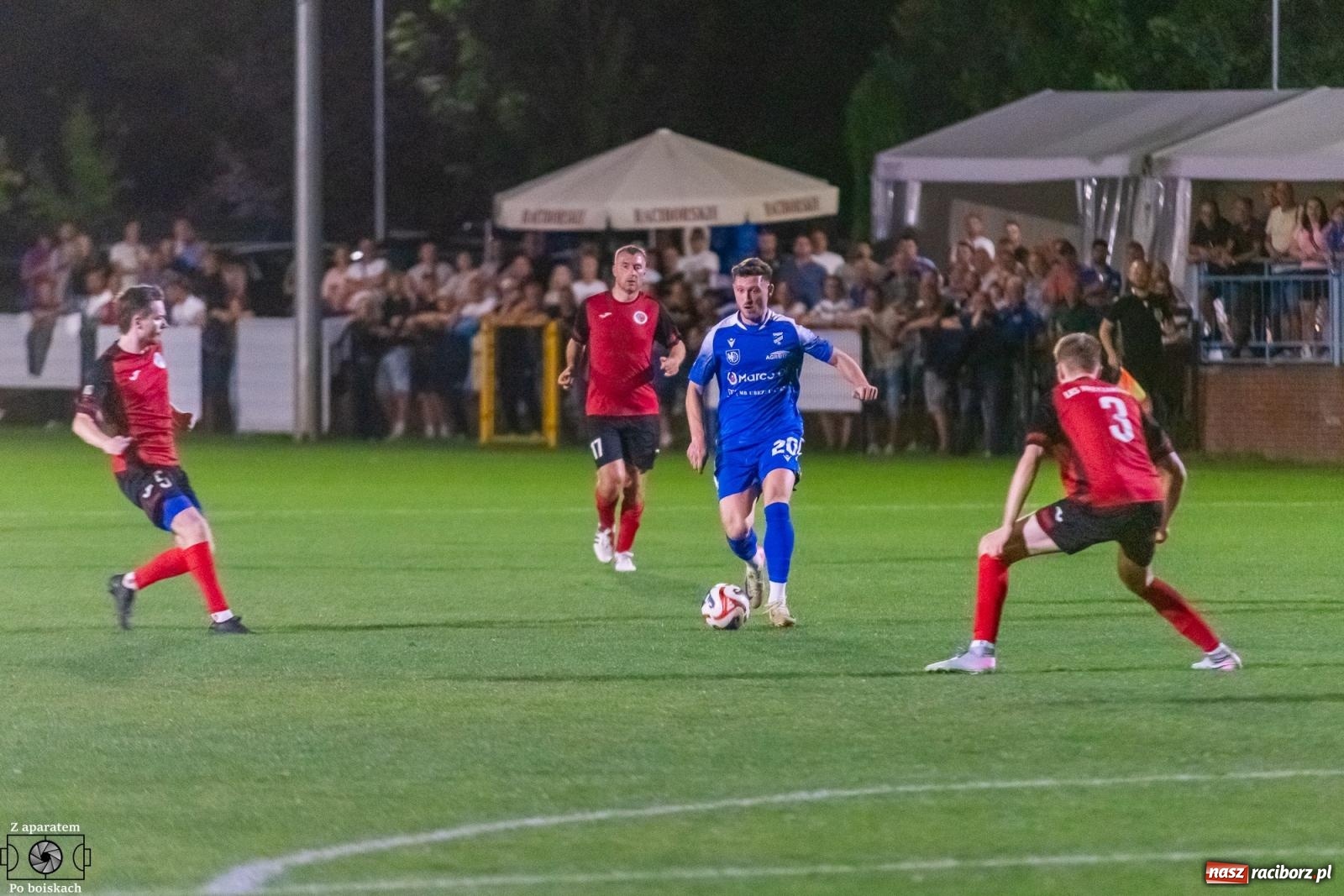 Zdjęcie w galerii na portalu naszraciborz.pl: Tłumy na derbach powiatu. Unia Racibórz liderem klasy okręgowej [FOTO] wiadomości z regionu