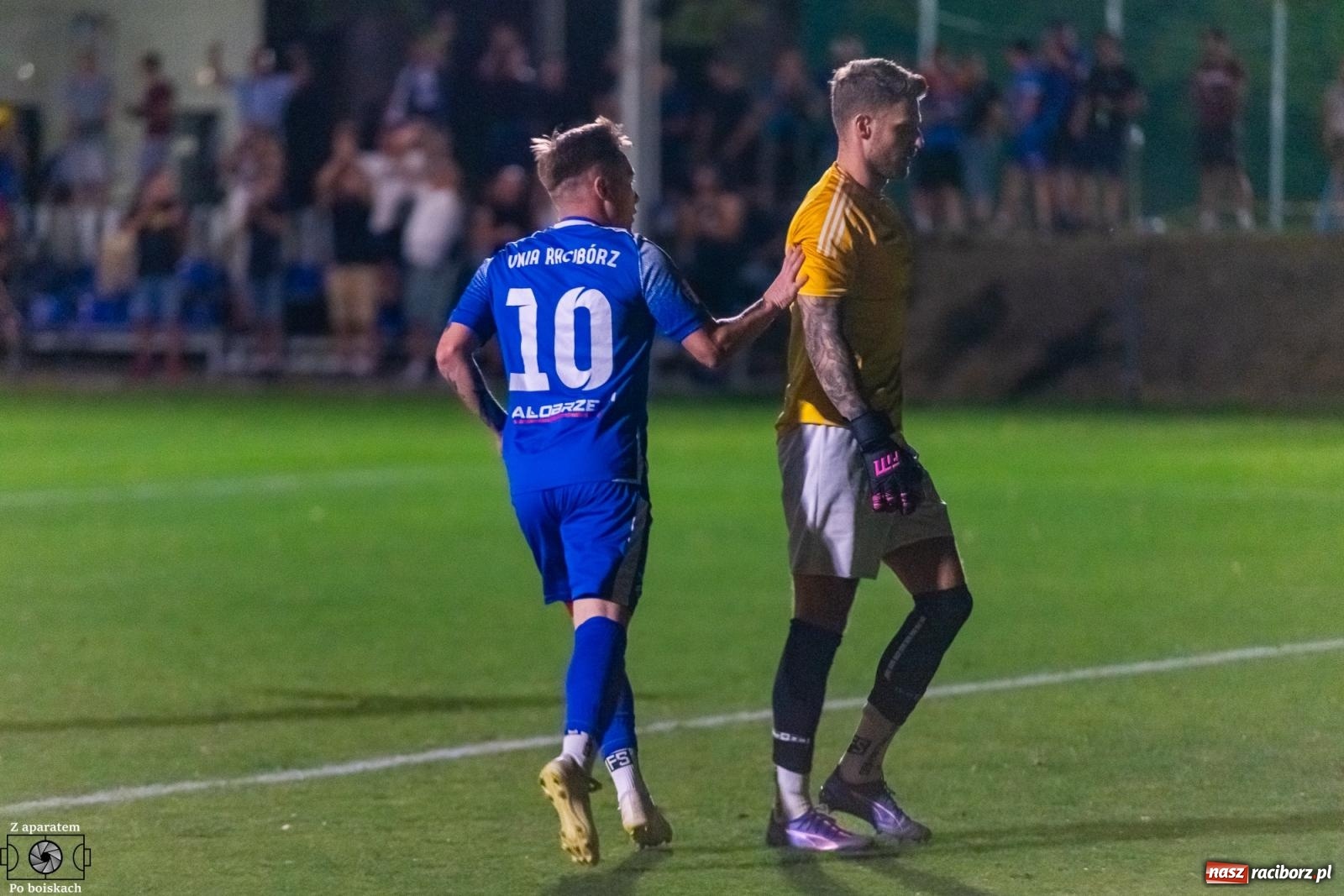 Zdjęcie w galerii na portalu naszraciborz.pl: Tłumy na derbach powiatu. Unia Racibórz liderem klasy okręgowej [FOTO] wiadomości z regionu