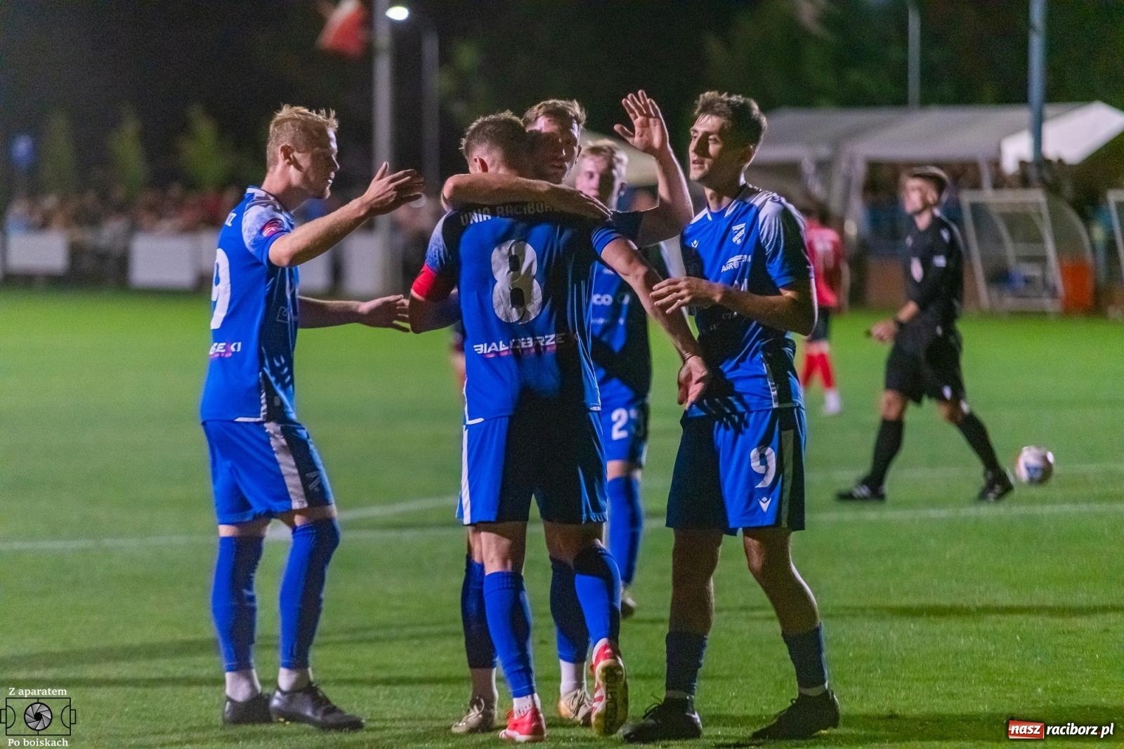 Zdjęcie w galerii na portalu naszraciborz.pl: Tłumy na derbach powiatu. Unia Racibórz liderem klasy okręgowej [FOTO] wiadomości z regionu