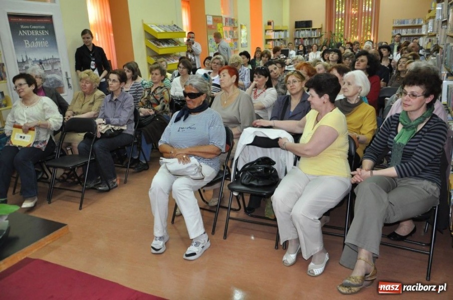 Zdjęcie w galerii na portalu naszraciborz.pl: Z żalem wychodzę z biblioteki... wiadomości z regionu