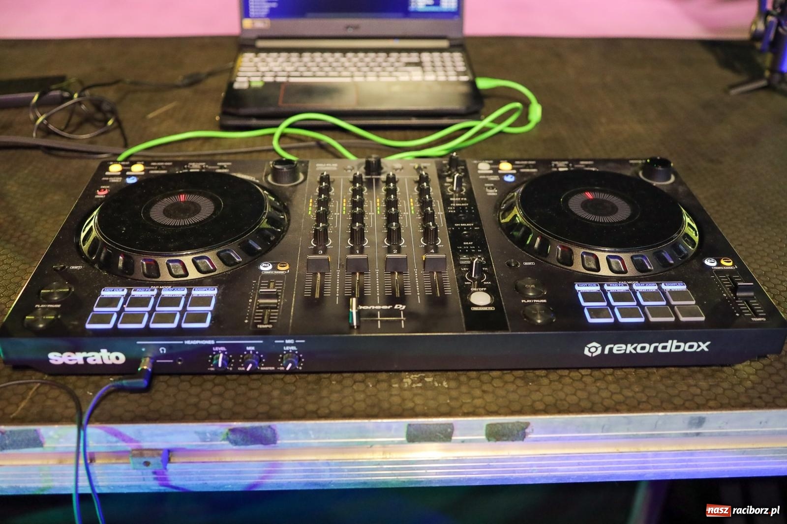 Zdjęcie w galerii na portalu naszraciborz.pl: Potańcówka kubańska na bulwarach przyciągnęła tłumy miłośników latino wiadomości z regionu