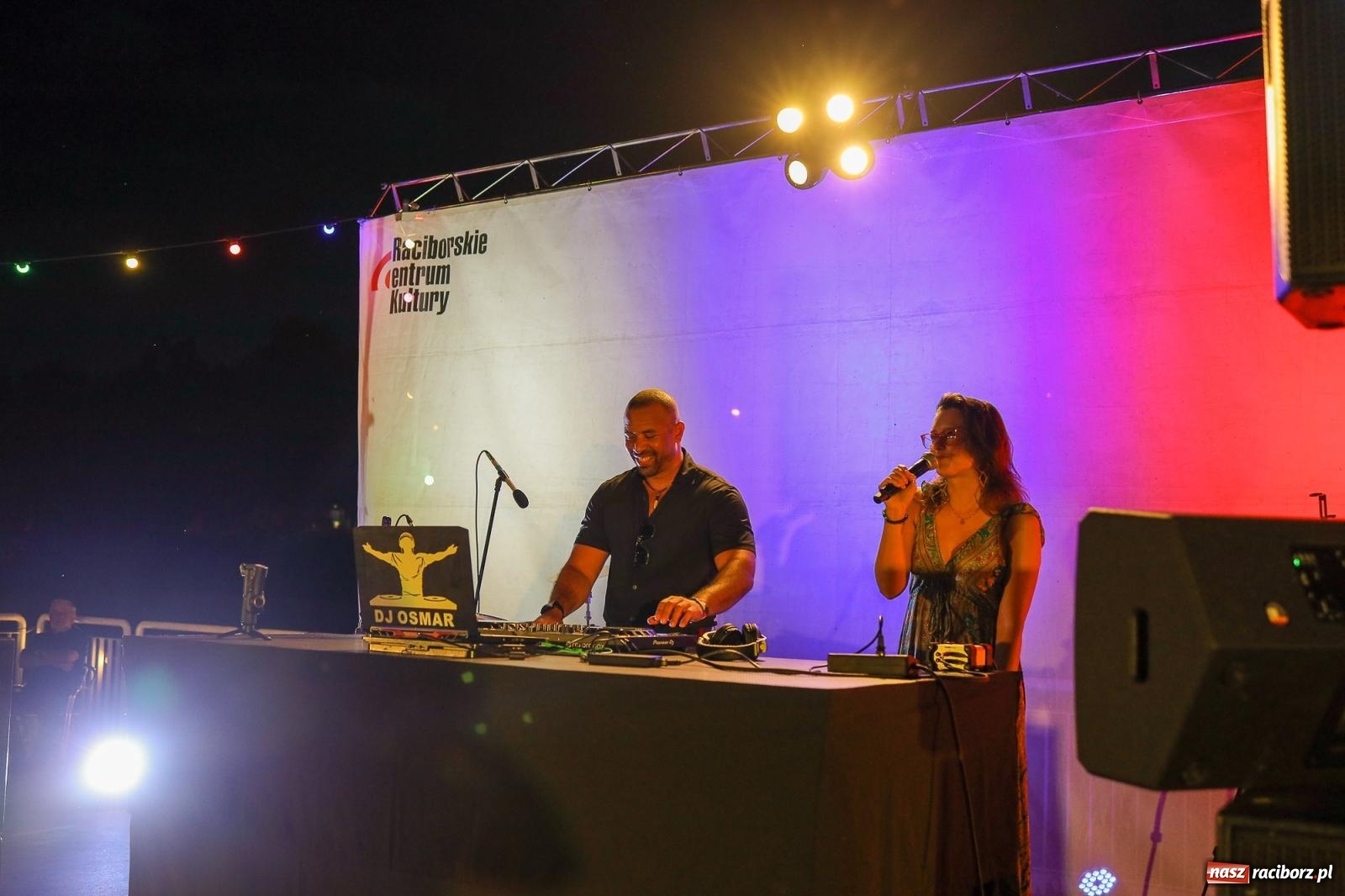 Zdjęcie w galerii na portalu naszraciborz.pl: Potańcówka kubańska na bulwarach przyciągnęła tłumy miłośników latino wiadomości z regionu