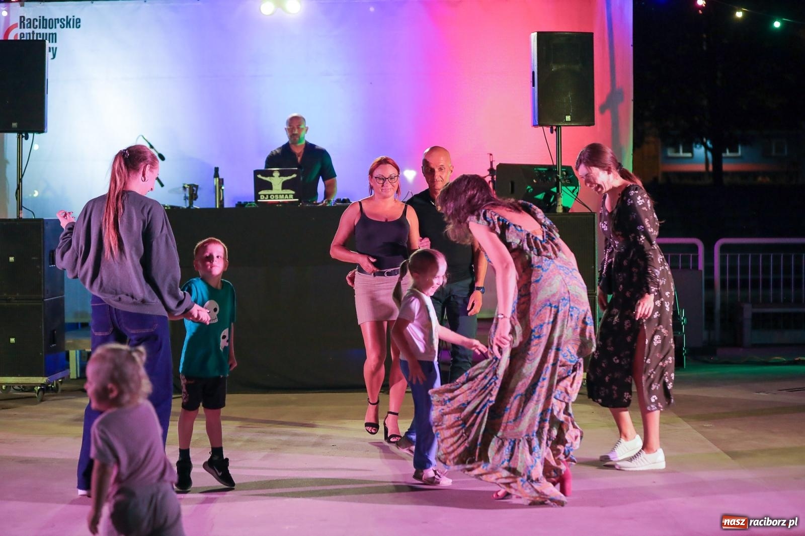 Zdjęcie w galerii na portalu naszraciborz.pl: Potańcówka kubańska na bulwarach przyciągnęła tłumy miłośników latino wiadomości z regionu