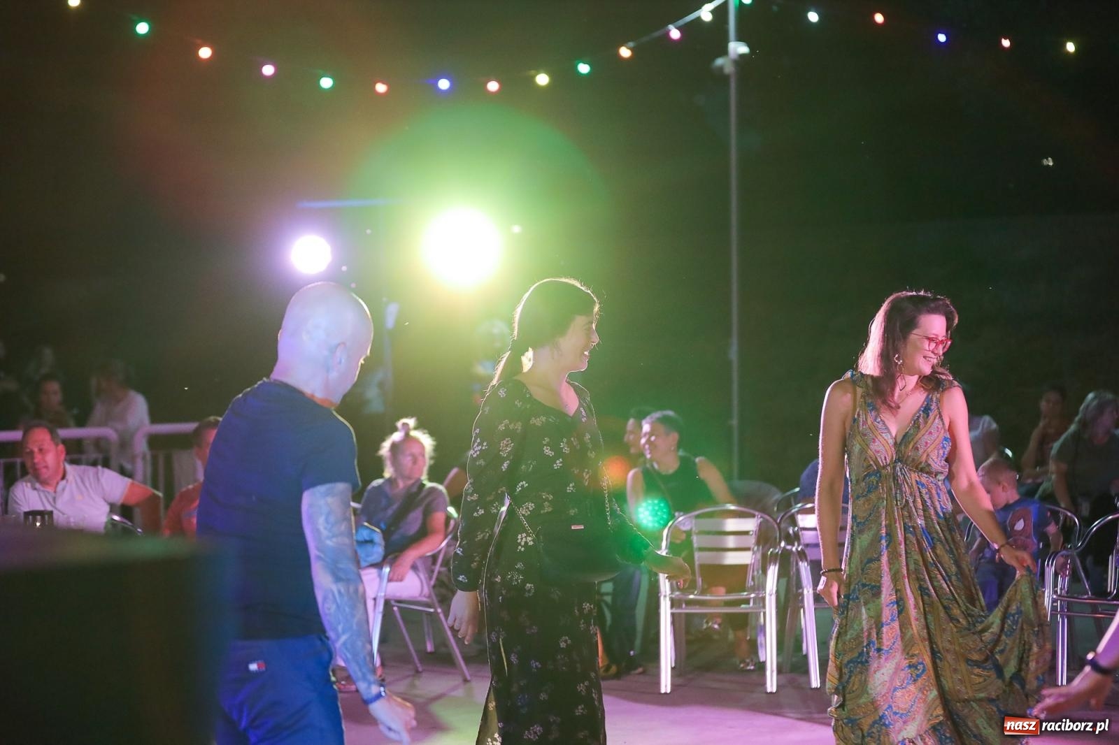 Zdjęcie w galerii na portalu naszraciborz.pl: Potańcówka kubańska na bulwarach przyciągnęła tłumy miłośników latino wiadomości z regionu