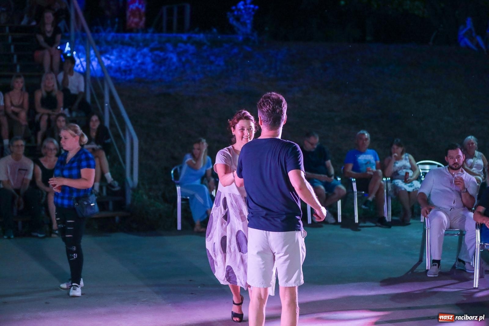 Zdjęcie w galerii na portalu naszraciborz.pl: Potańcówka kubańska na bulwarach przyciągnęła tłumy miłośników latino wiadomości z regionu