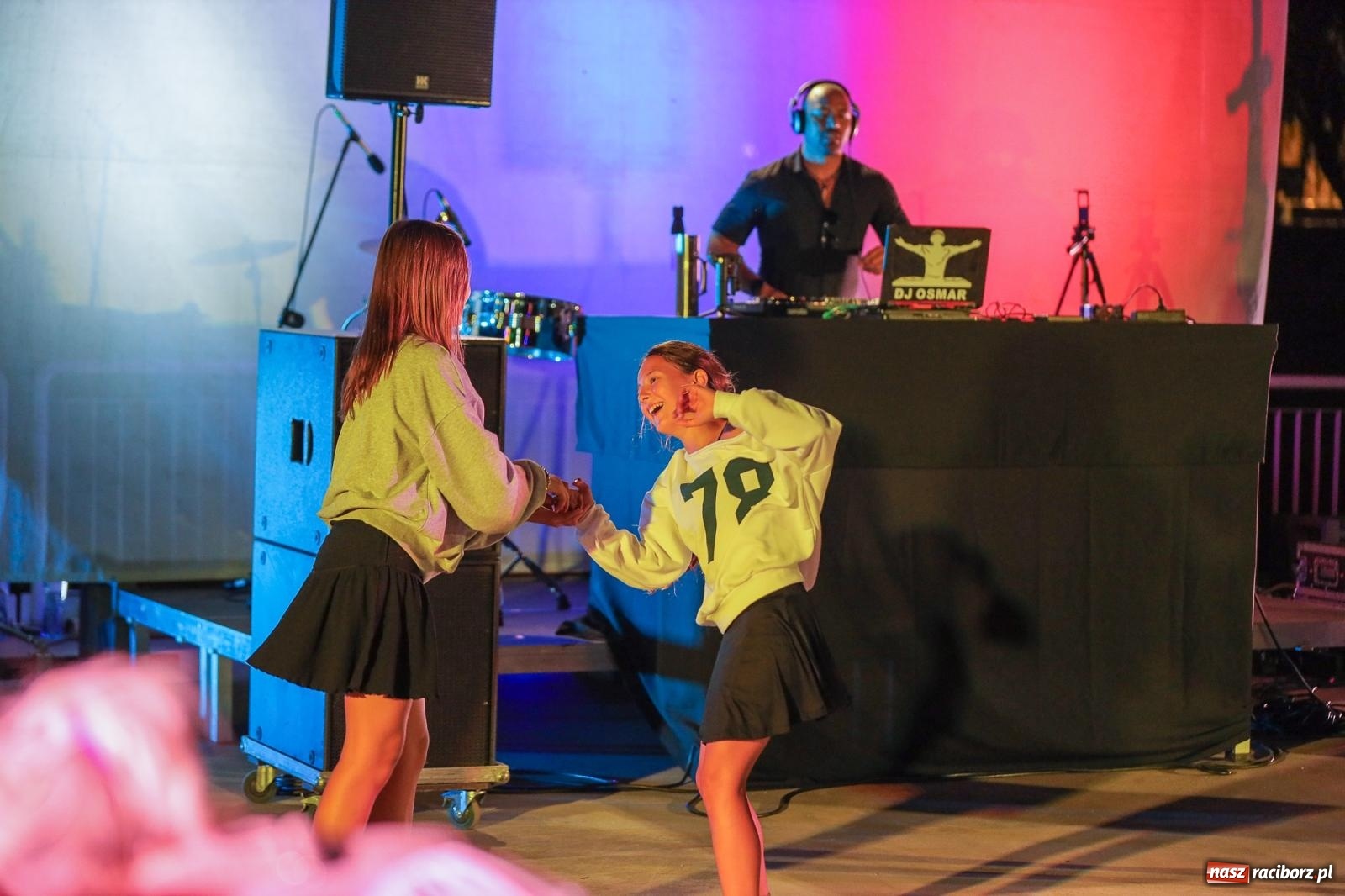 Zdjęcie w galerii na portalu naszraciborz.pl: Potańcówka kubańska na bulwarach przyciągnęła tłumy miłośników latino wiadomości z regionu