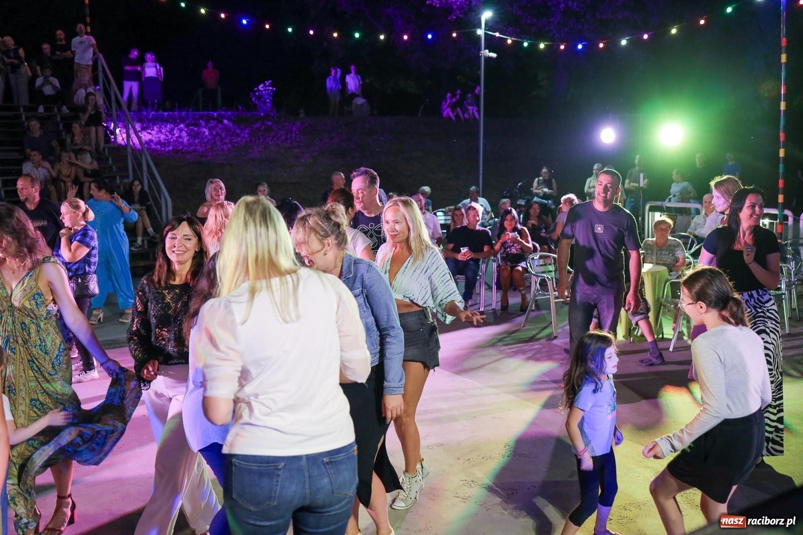 Zdjęcie w galerii na portalu naszraciborz.pl: Potańcówka kubańska na bulwarach przyciągnęła tłumy miłośników latino wiadomości z regionu