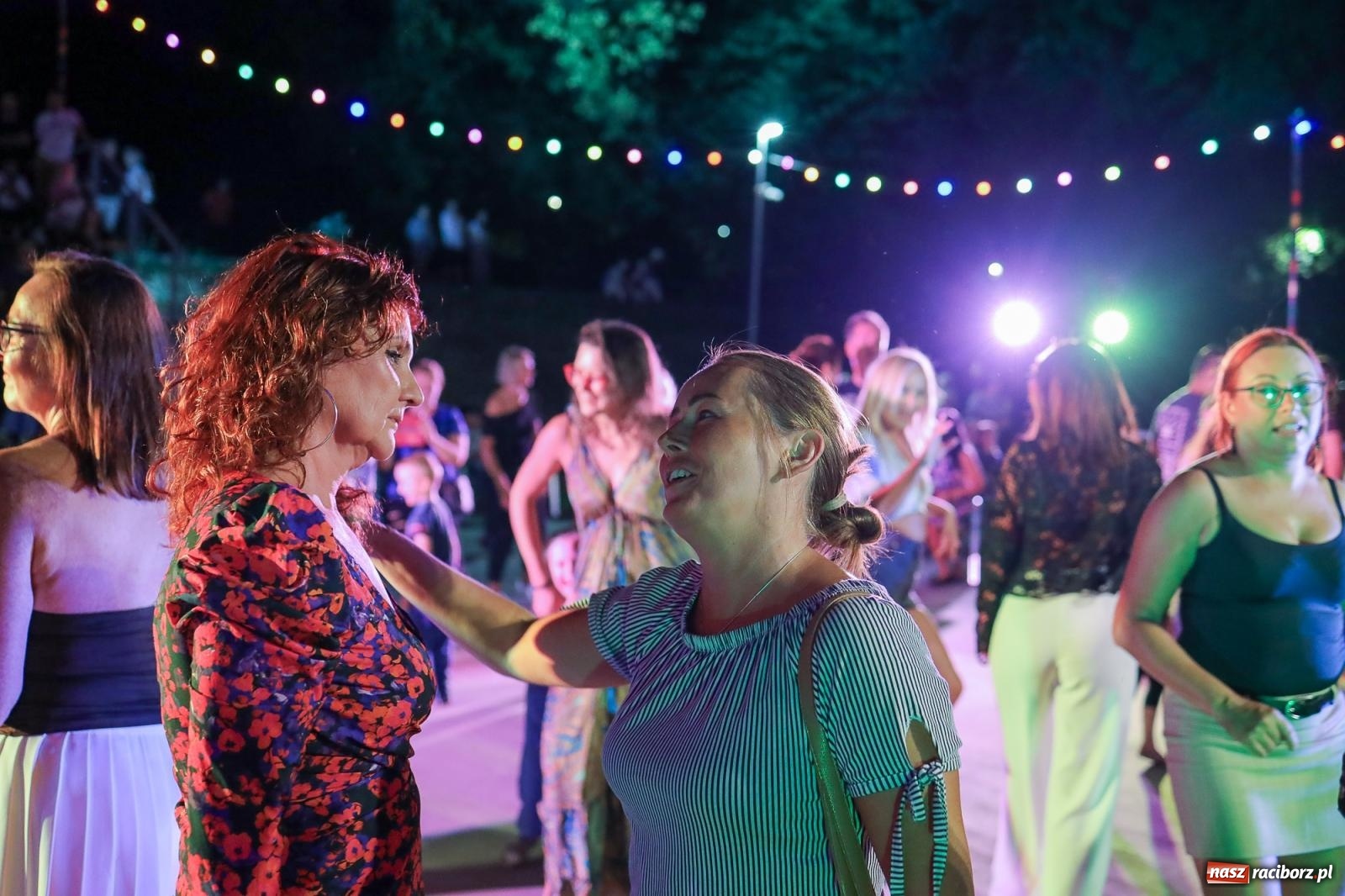 Zdjęcie w galerii na portalu naszraciborz.pl: Potańcówka kubańska na bulwarach przyciągnęła tłumy miłośników latino wiadomości z regionu