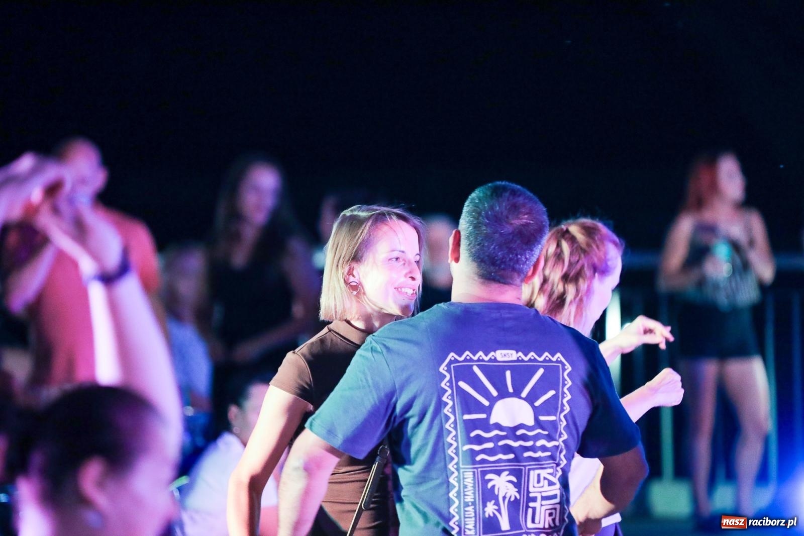 Zdjęcie w galerii na portalu naszraciborz.pl: Potańcówka kubańska na bulwarach przyciągnęła tłumy miłośników latino wiadomości z regionu