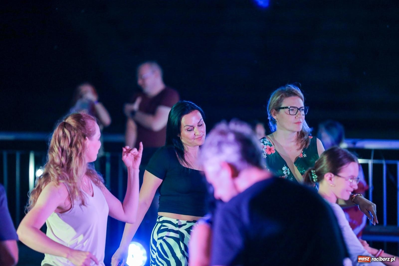 Zdjęcie w galerii na portalu naszraciborz.pl: Potańcówka kubańska na bulwarach przyciągnęła tłumy miłośników latino wiadomości z regionu