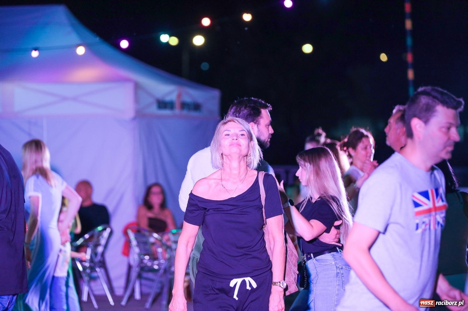 Zdjęcie w galerii na portalu naszraciborz.pl: Potańcówka kubańska na bulwarach przyciągnęła tłumy miłośników latino wiadomości z regionu