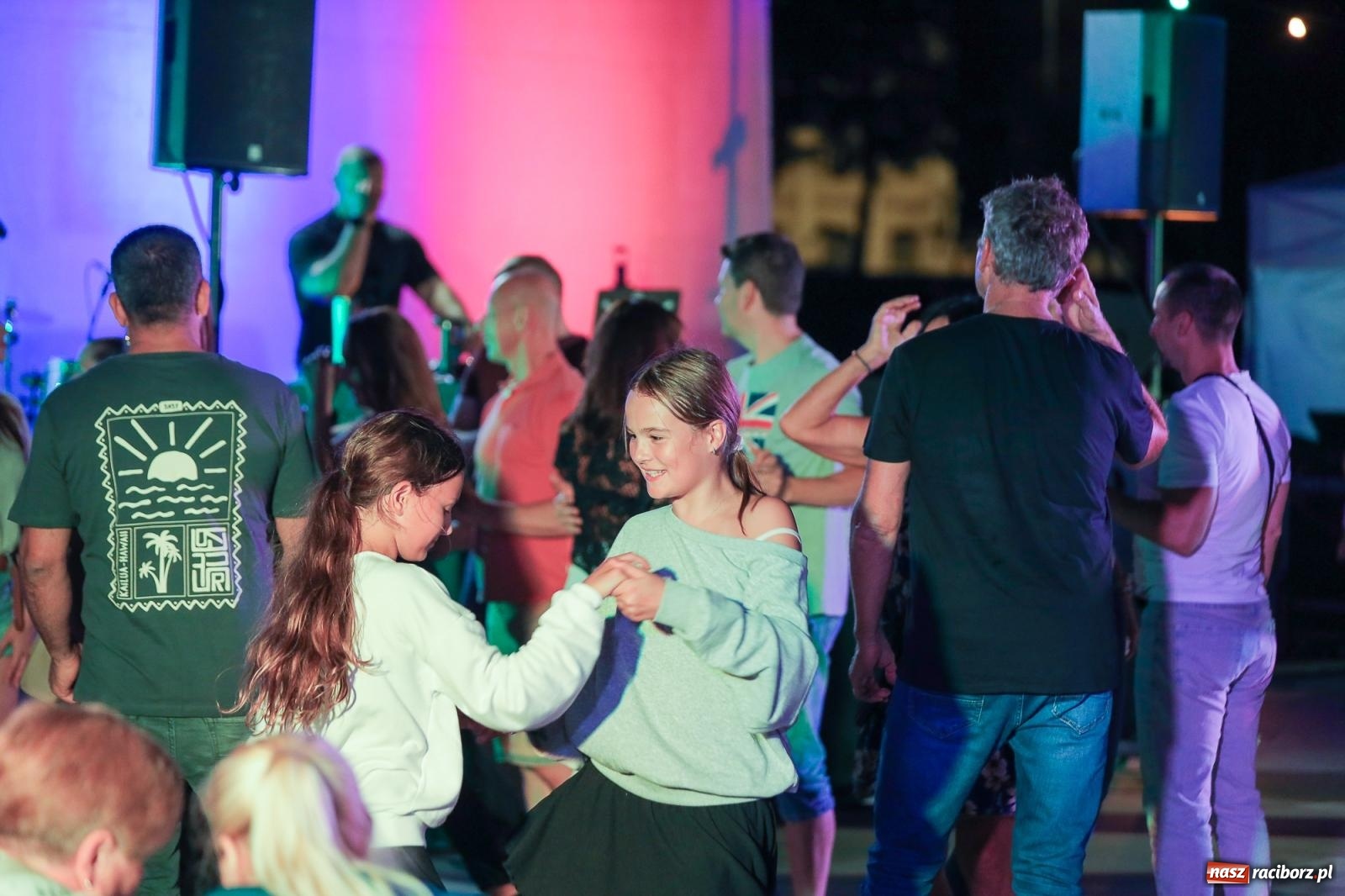 Zdjęcie w galerii na portalu naszraciborz.pl: Potańcówka kubańska na bulwarach przyciągnęła tłumy miłośników latino wiadomości z regionu