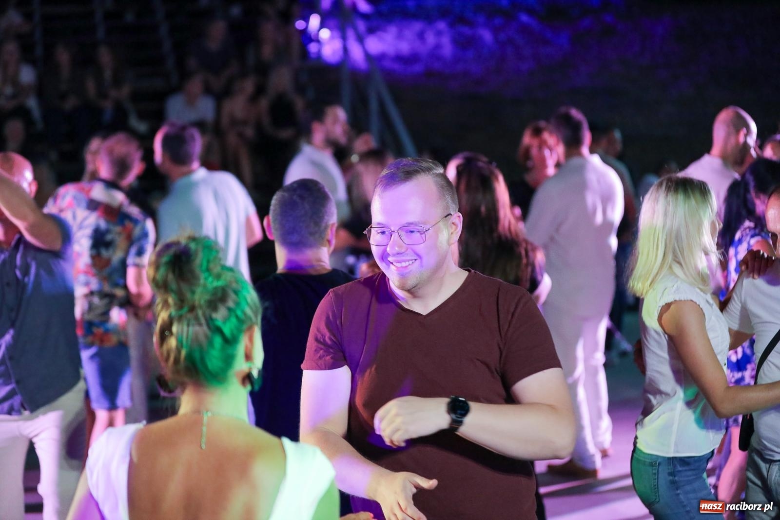 Zdjęcie w galerii na portalu naszraciborz.pl: Potańcówka kubańska na bulwarach przyciągnęła tłumy miłośników latino wiadomości z regionu