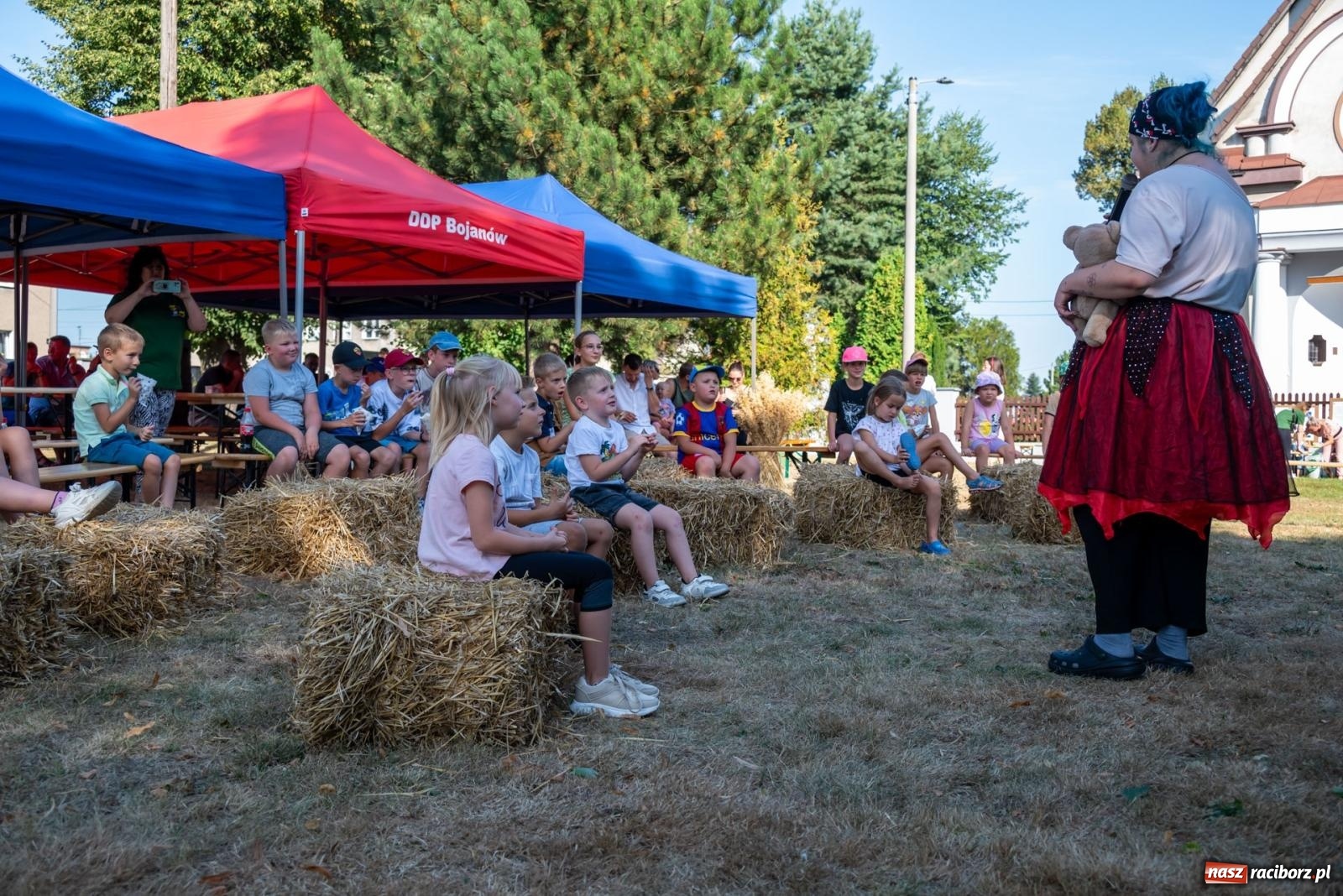 Zdjęcie w galerii na portalu naszraciborz.pl: Wkręceni w klimat. Sąsiedzki piknik ekologiczny w Bojanowie wiadomości z regionu