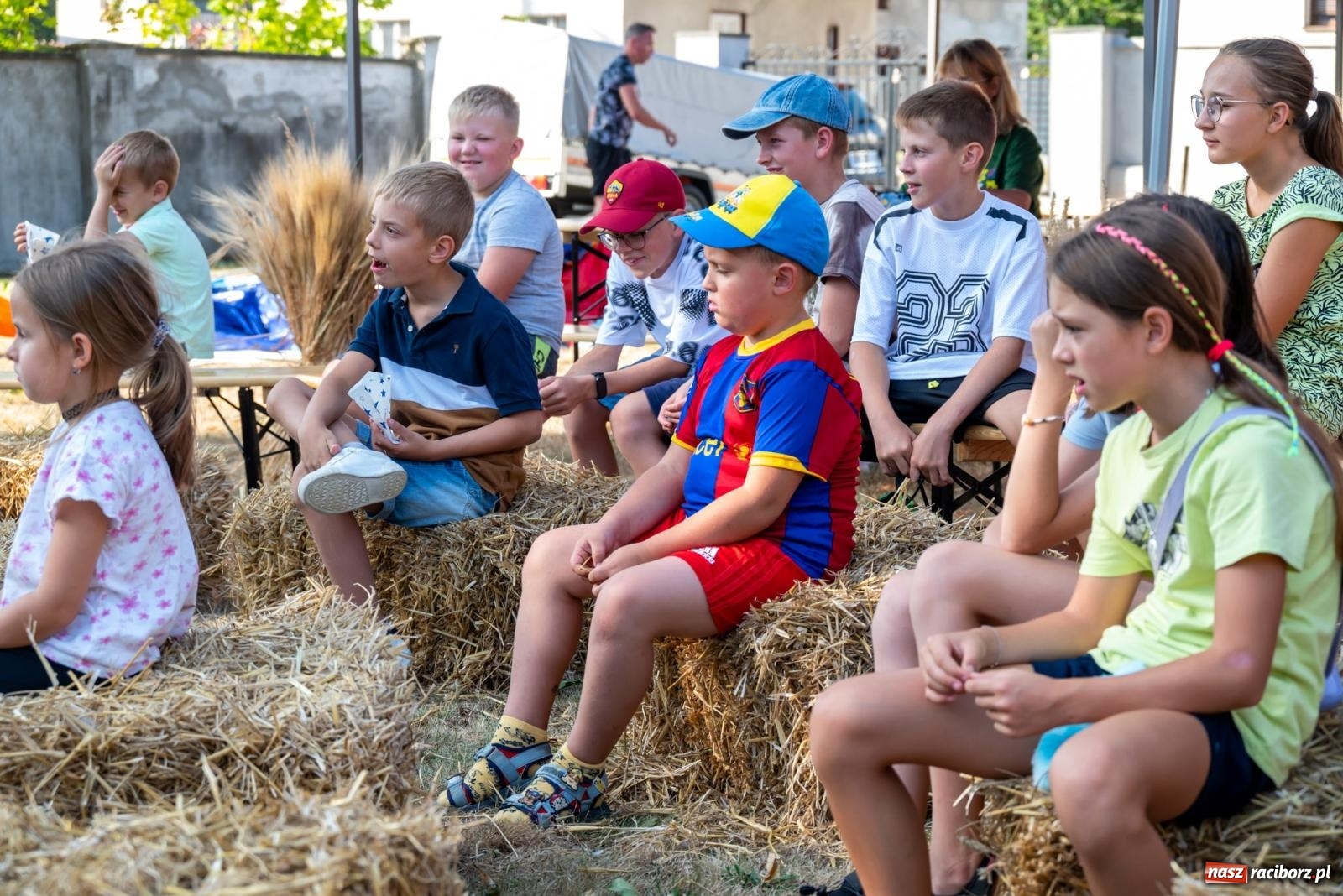 Zdjęcie w galerii na portalu naszraciborz.pl: Wkręceni w klimat. Sąsiedzki piknik ekologiczny w Bojanowie wiadomości z regionu