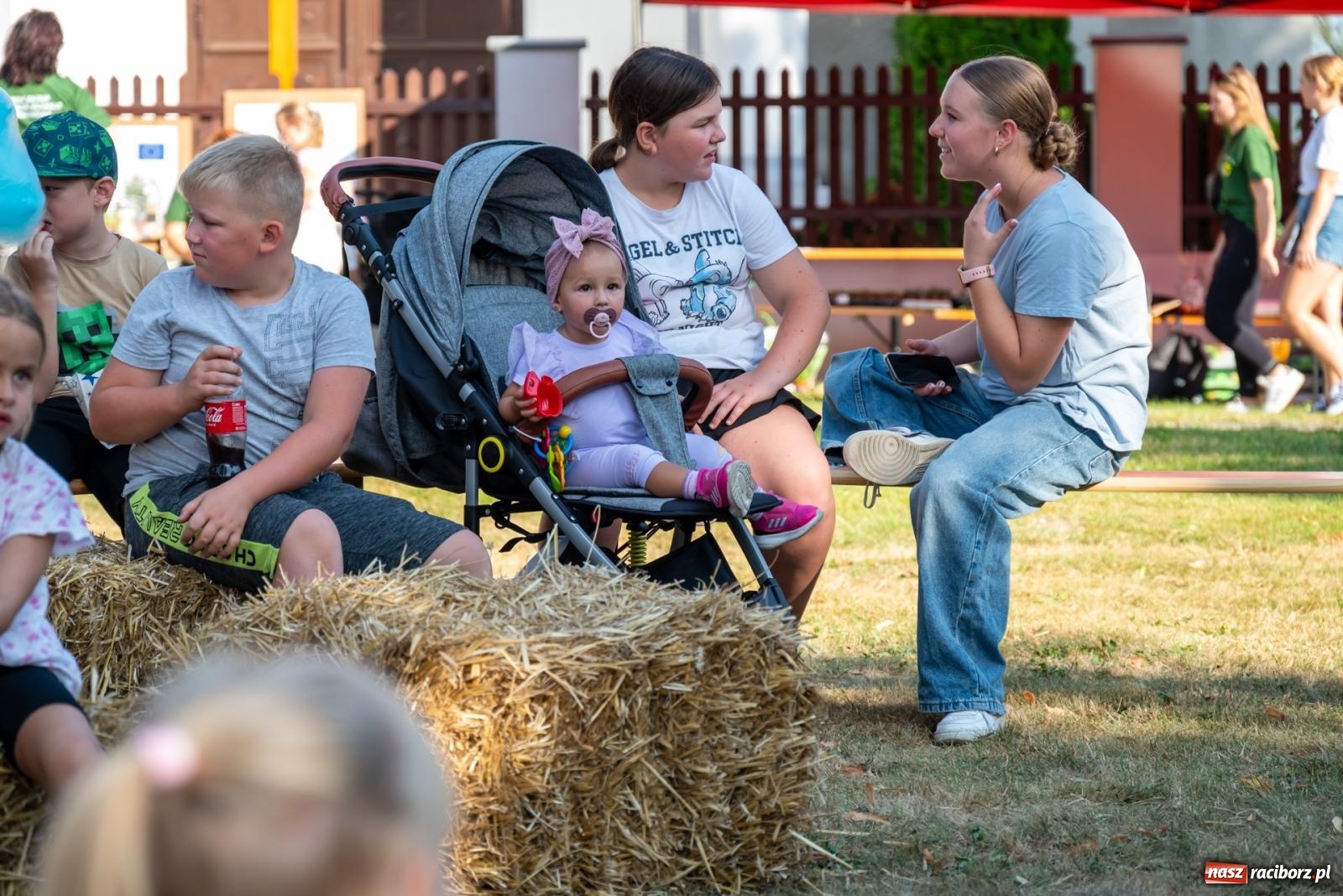 Zdjęcie w galerii na portalu naszraciborz.pl: Wkręceni w klimat. Sąsiedzki piknik ekologiczny w Bojanowie wiadomości z regionu