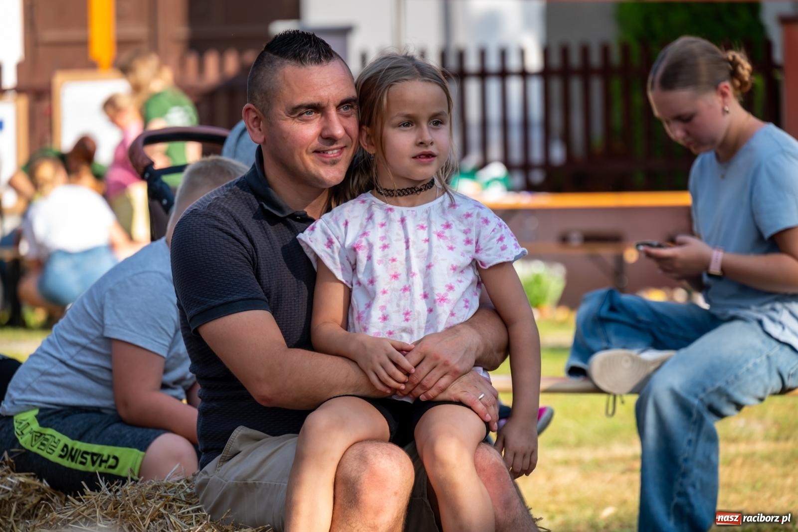 Zdjęcie w galerii na portalu naszraciborz.pl: Wkręceni w klimat. Sąsiedzki piknik ekologiczny w Bojanowie wiadomości z regionu
