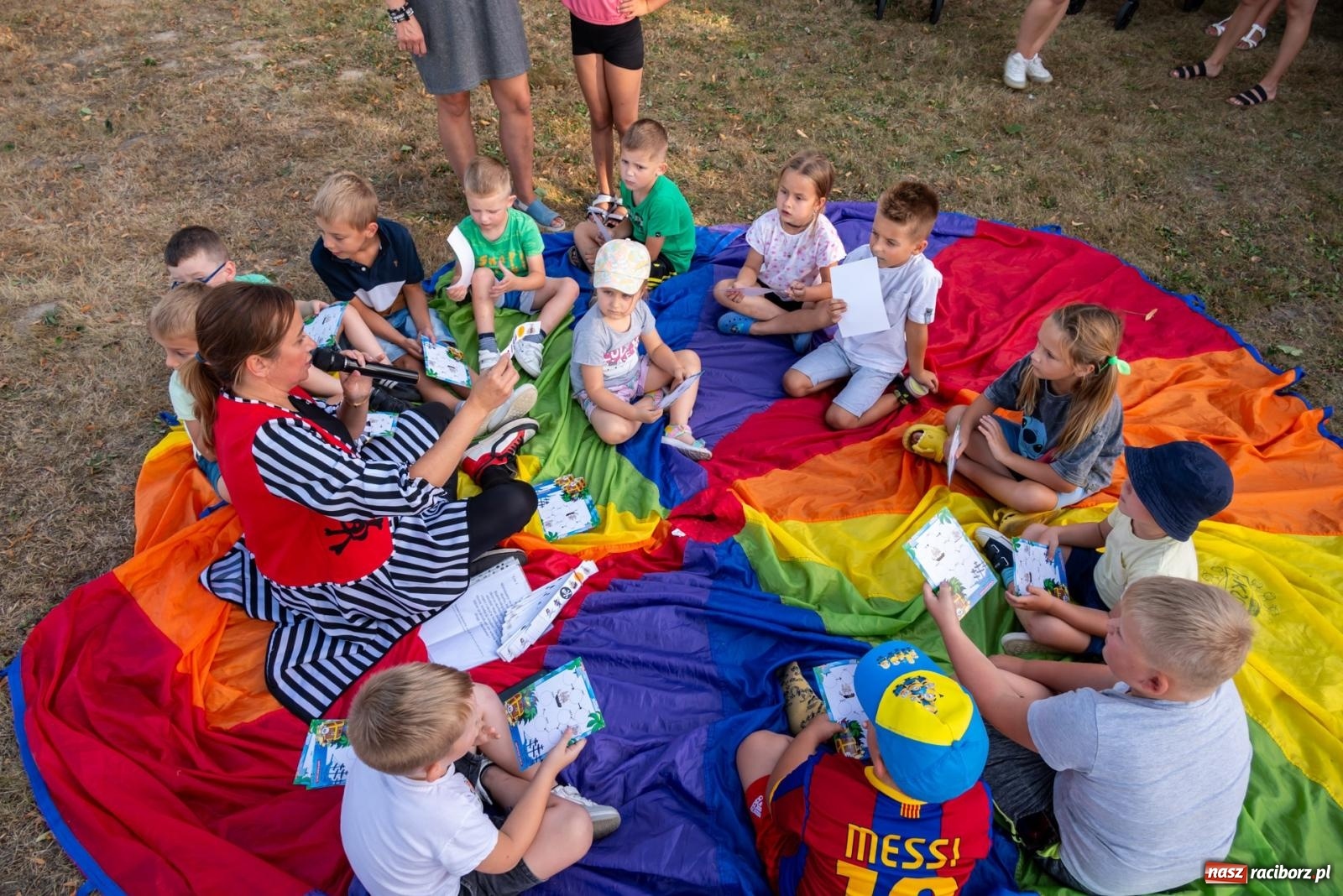 Zdjęcie w galerii na portalu naszraciborz.pl: Wkręceni w klimat. Sąsiedzki piknik ekologiczny w Bojanowie wiadomości z regionu