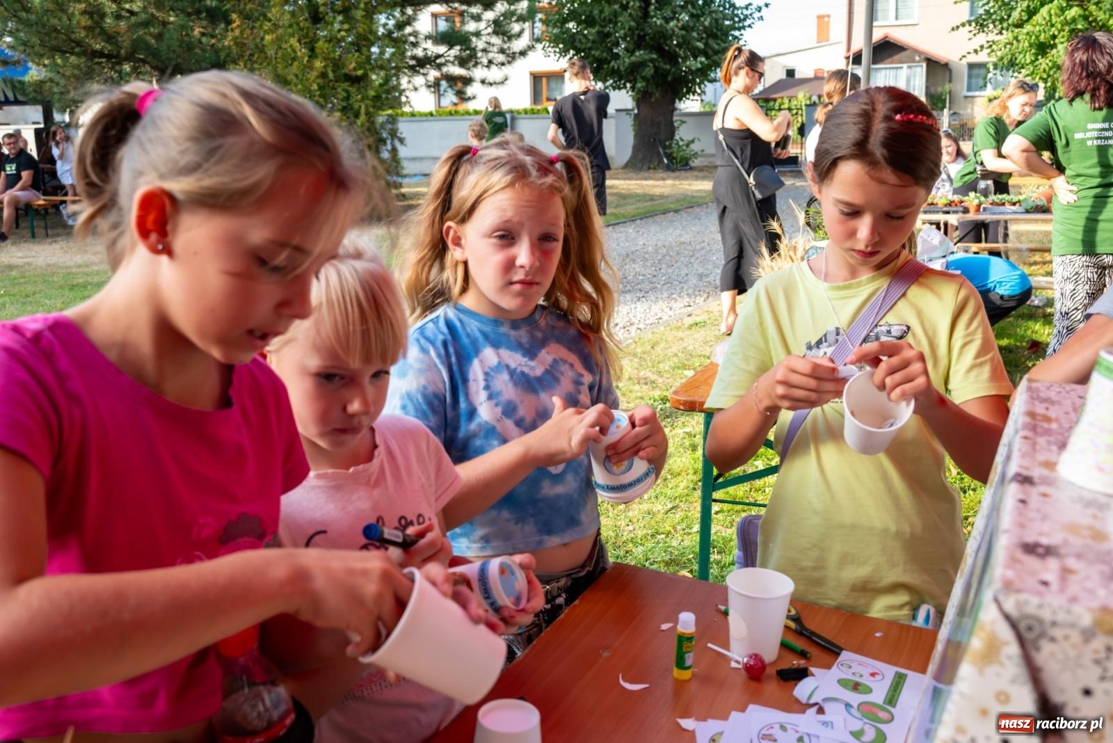 Zdjęcie w galerii na portalu naszraciborz.pl: Wkręceni w klimat. Sąsiedzki piknik ekologiczny w Bojanowie wiadomości z regionu