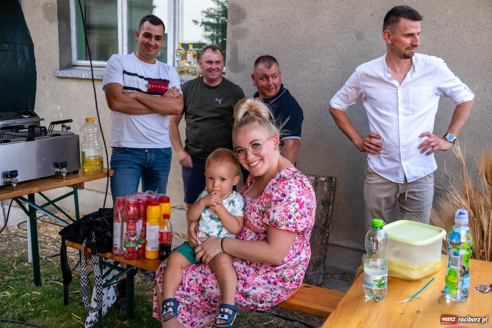 Zdjęcie w galerii na portalu naszraciborz.pl: Wkręceni w klimat. Sąsiedzki piknik ekologiczny w Bojanowie wiadomości z regionu