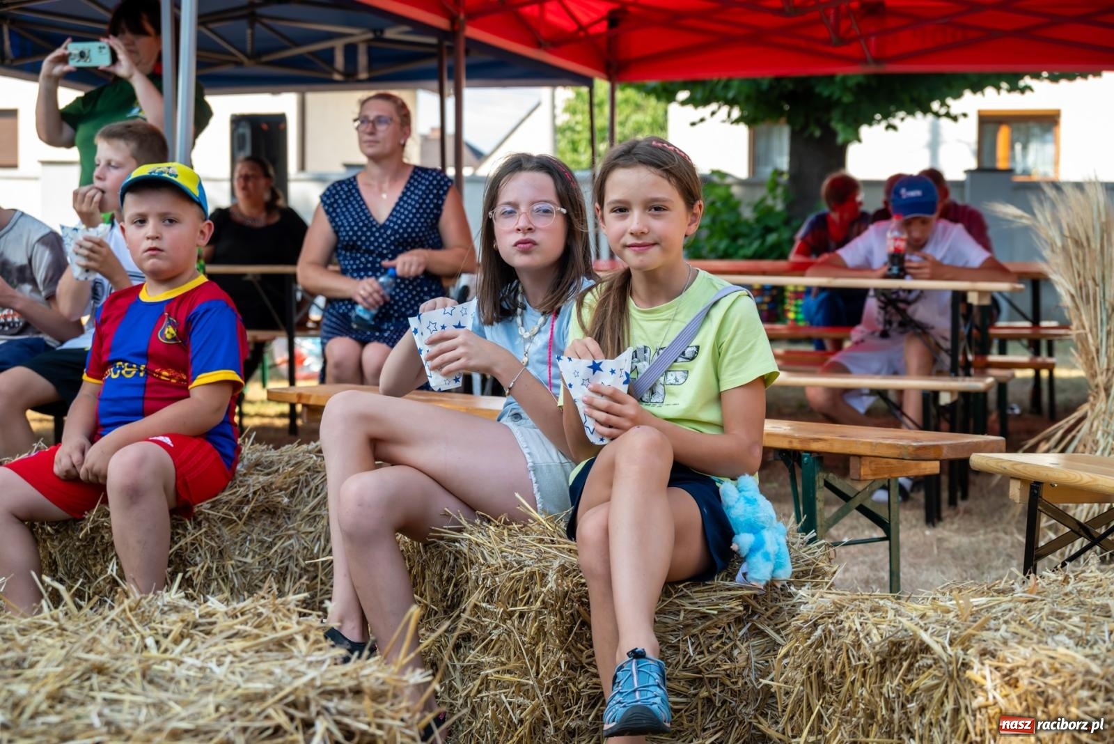 Zdjęcie w galerii na portalu naszraciborz.pl: Wkręceni w klimat. Sąsiedzki piknik ekologiczny w Bojanowie wiadomości z regionu