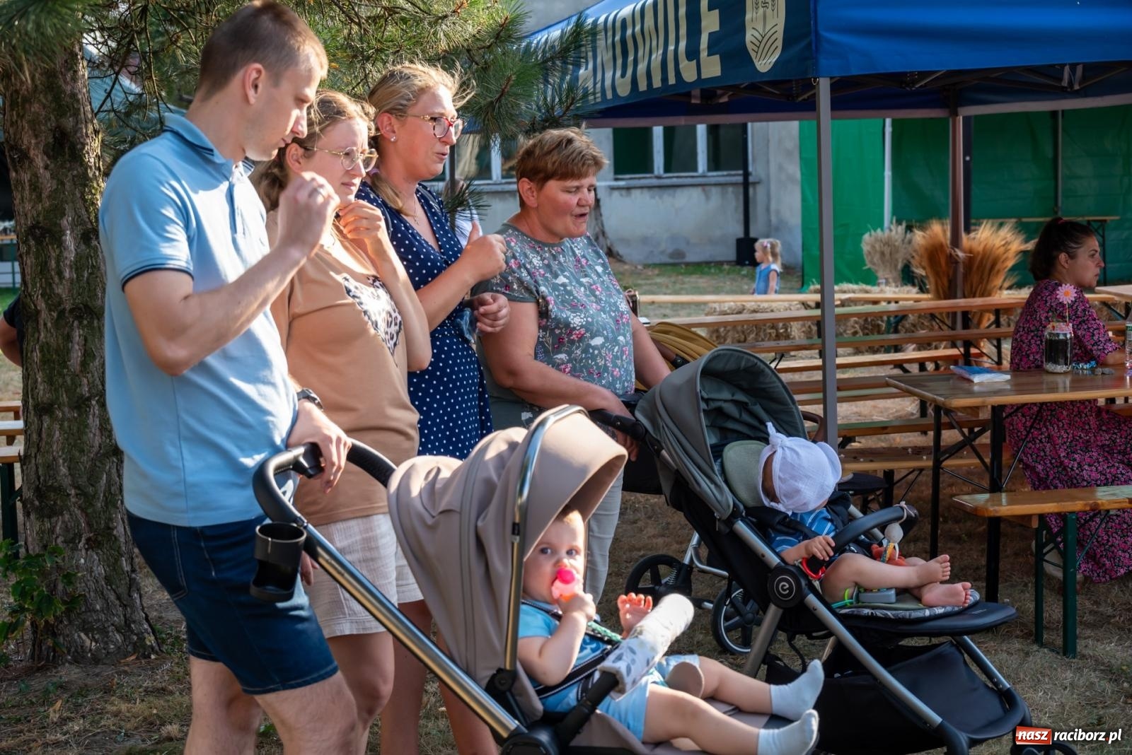 Zdjęcie w galerii na portalu naszraciborz.pl: Wkręceni w klimat. Sąsiedzki piknik ekologiczny w Bojanowie wiadomości z regionu