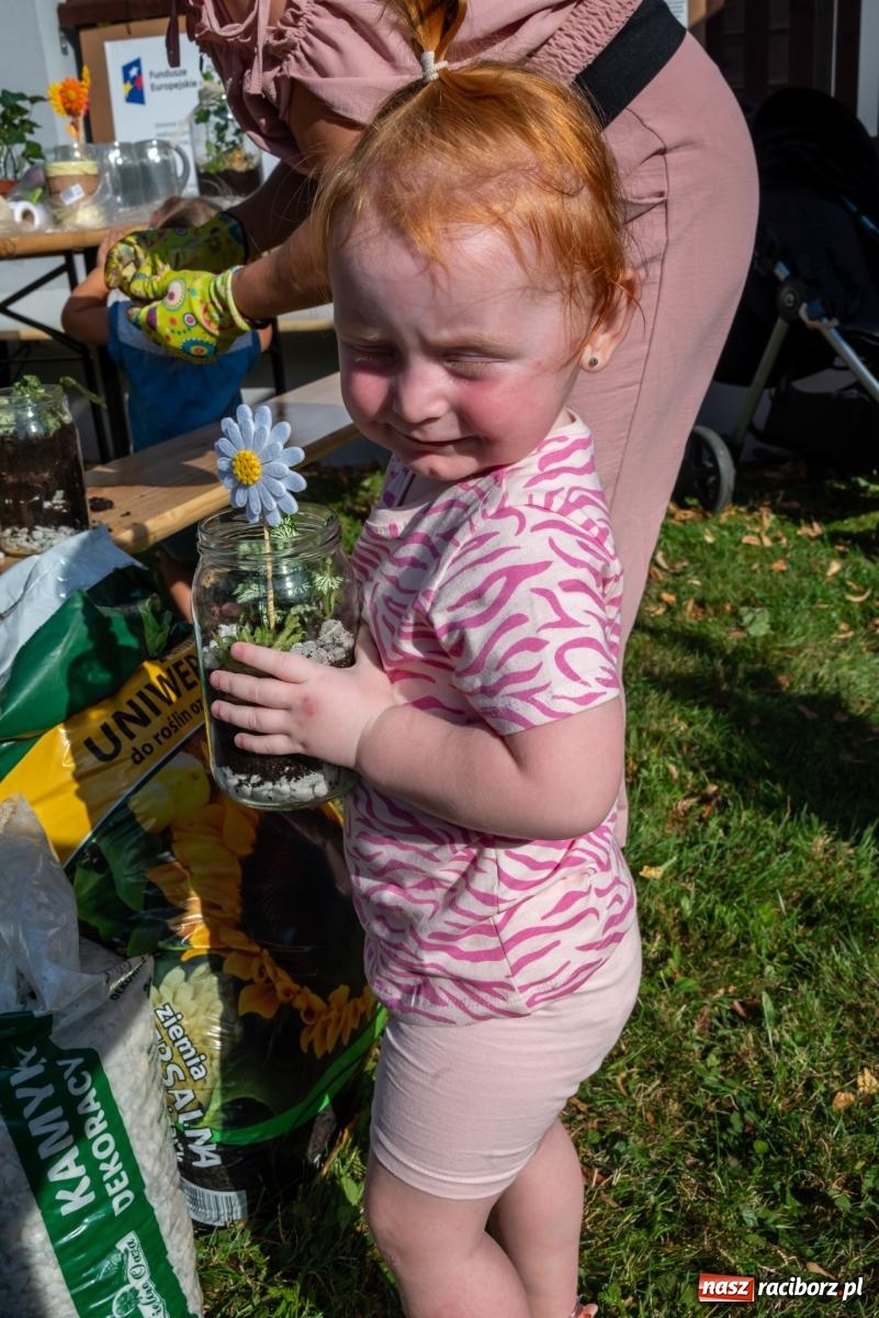 Zdjęcie w galerii na portalu naszraciborz.pl: Wkręceni w klimat. Sąsiedzki piknik ekologiczny w Bojanowie wiadomości z regionu