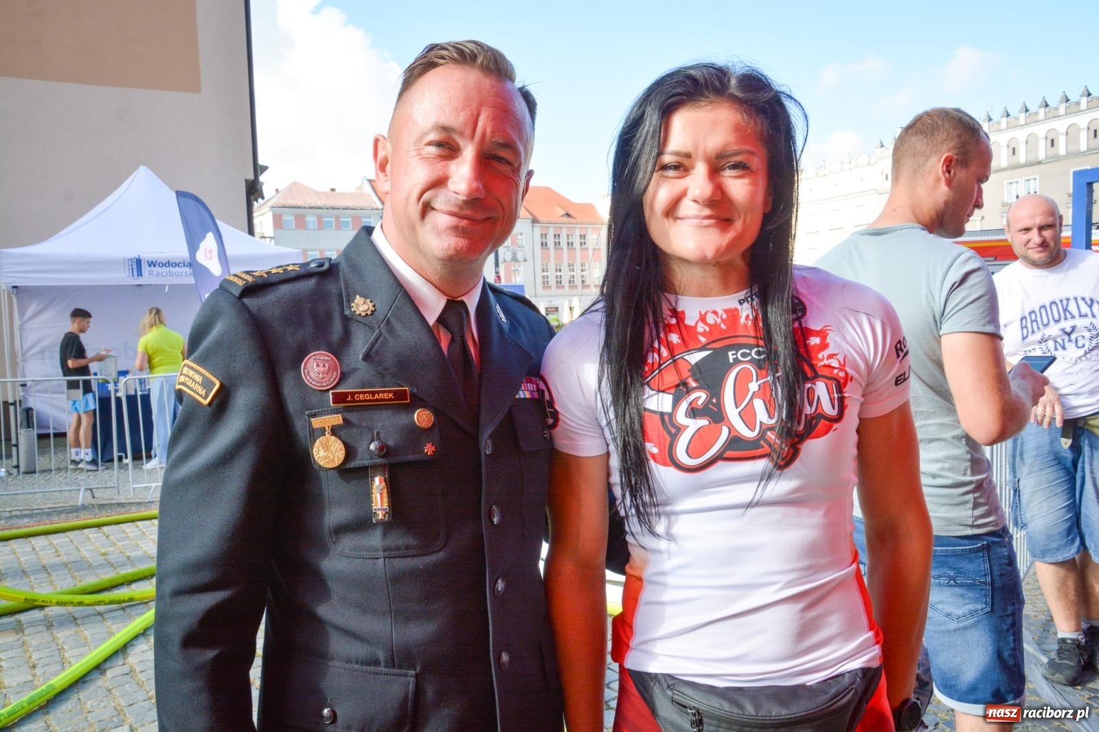 Zdjęcie w galerii na portalu naszraciborz.pl: Najtwardsi strażacy w akcji – siódma edycja Toughest Firefighter Racibórz na Placu Dominikańskim [FOTO i WIDEO] wiadomości z regionu