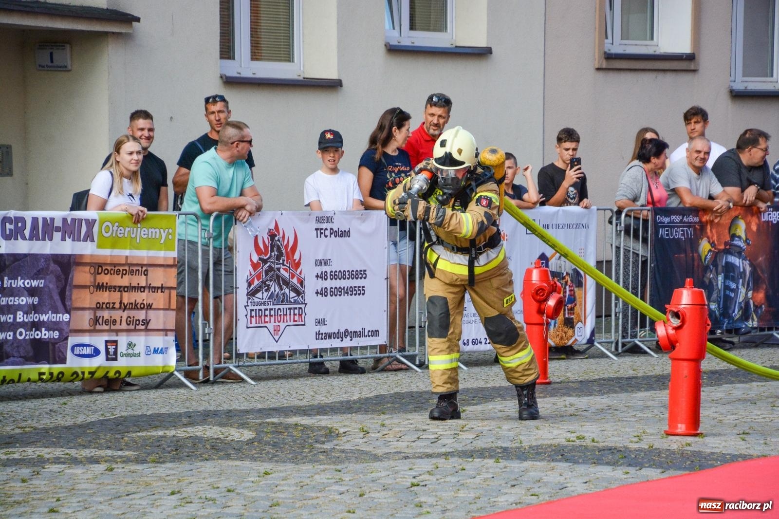 Zdjęcie w galerii na portalu naszraciborz.pl: Najtwardsi strażacy w akcji – siódma edycja Toughest Firefighter Racibórz na Placu Dominikańskim [FOTO i WIDEO] wiadomości z regionu