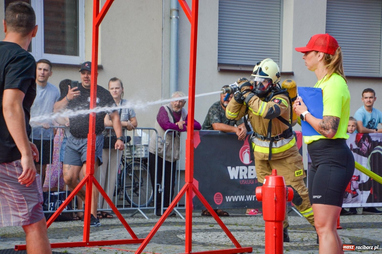 Zdjęcie w galerii na portalu naszraciborz.pl: Najtwardsi strażacy w akcji – siódma edycja Toughest Firefighter Racibórz na Placu Dominikańskim [FOTO i WIDEO] wiadomości z regionu
