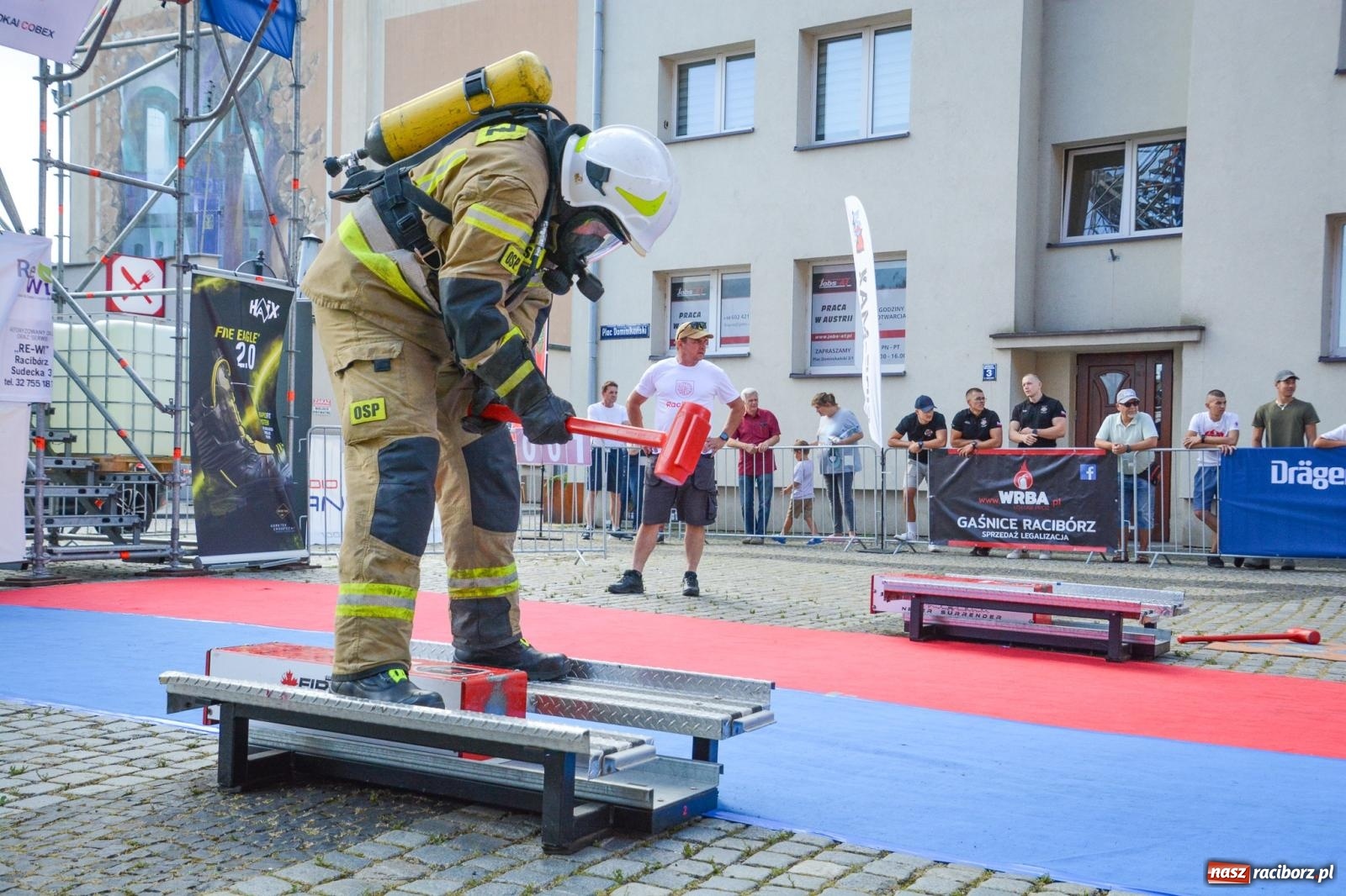 Zdjęcie w galerii na portalu naszraciborz.pl: Najtwardsi strażacy w akcji – siódma edycja Toughest Firefighter Racibórz na Placu Dominikańskim [FOTO i WIDEO] wiadomości z regionu