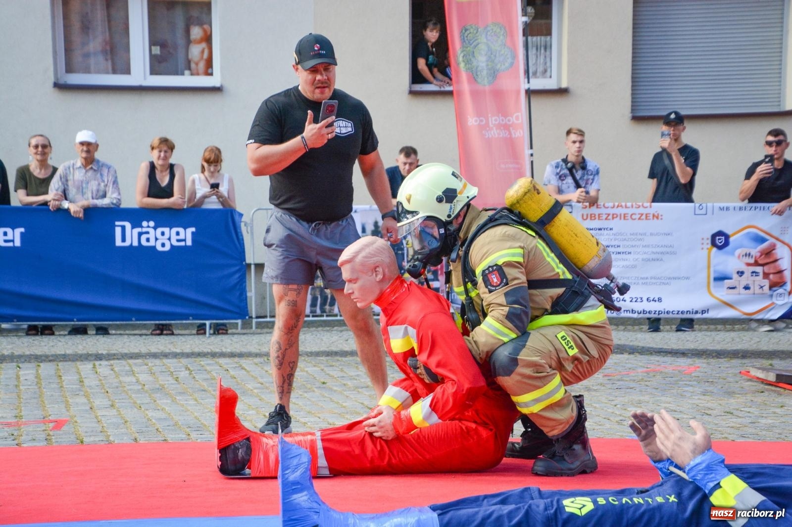 Zdjęcie w galerii na portalu naszraciborz.pl: Najtwardsi strażacy w akcji – siódma edycja Toughest Firefighter Racibórz na Placu Dominikańskim [FOTO i WIDEO] wiadomości z regionu