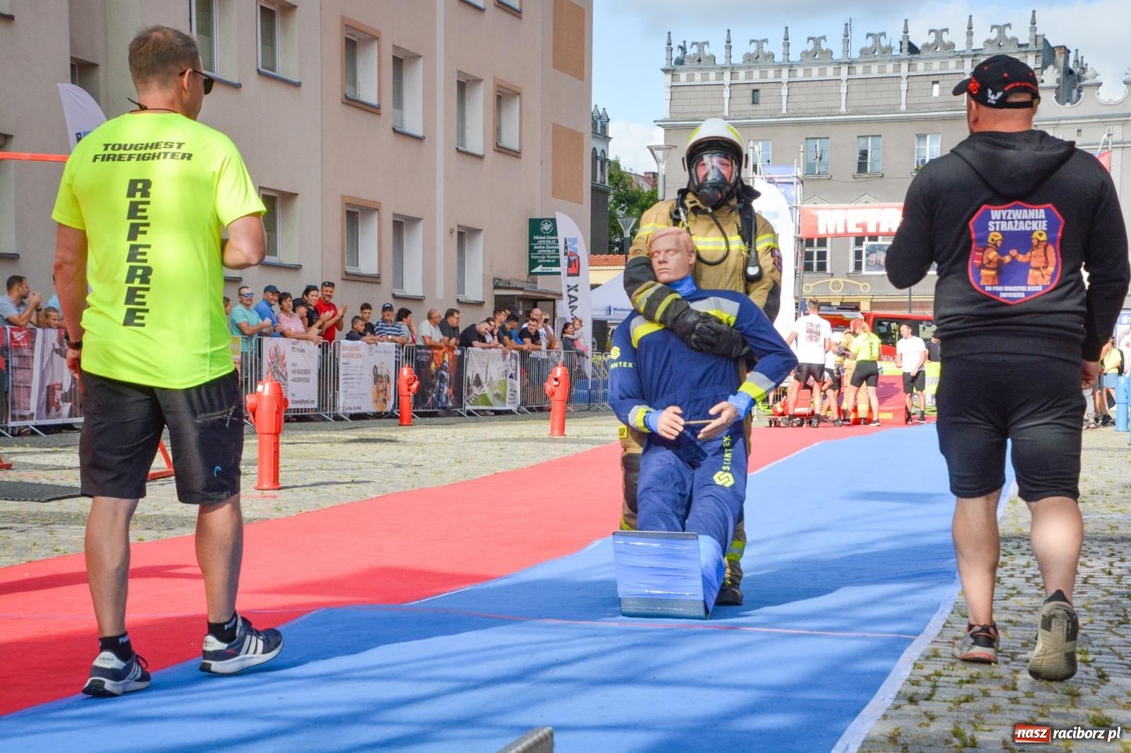 Zdjęcie w galerii na portalu naszraciborz.pl: Najtwardsi strażacy w akcji – siódma edycja Toughest Firefighter Racibórz na Placu Dominikańskim [FOTO i WIDEO] wiadomości z regionu