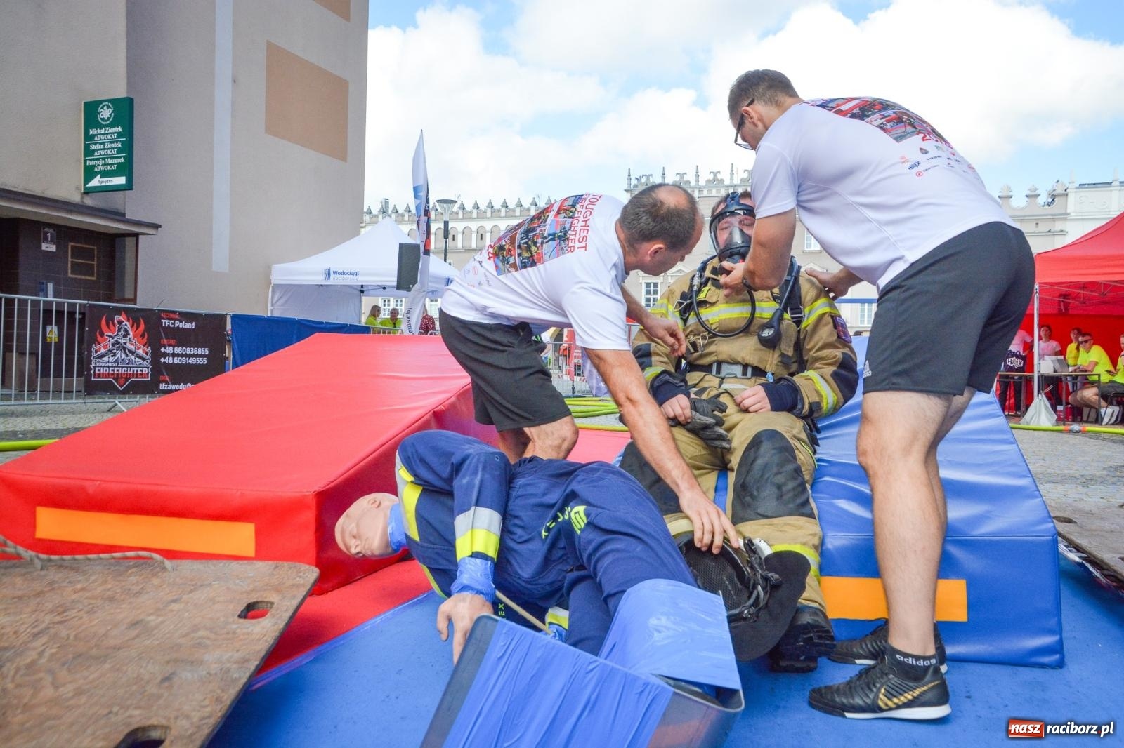 Zdjęcie w galerii na portalu naszraciborz.pl: Najtwardsi strażacy w akcji – siódma edycja Toughest Firefighter Racibórz na Placu Dominikańskim [FOTO i WIDEO] wiadomości z regionu