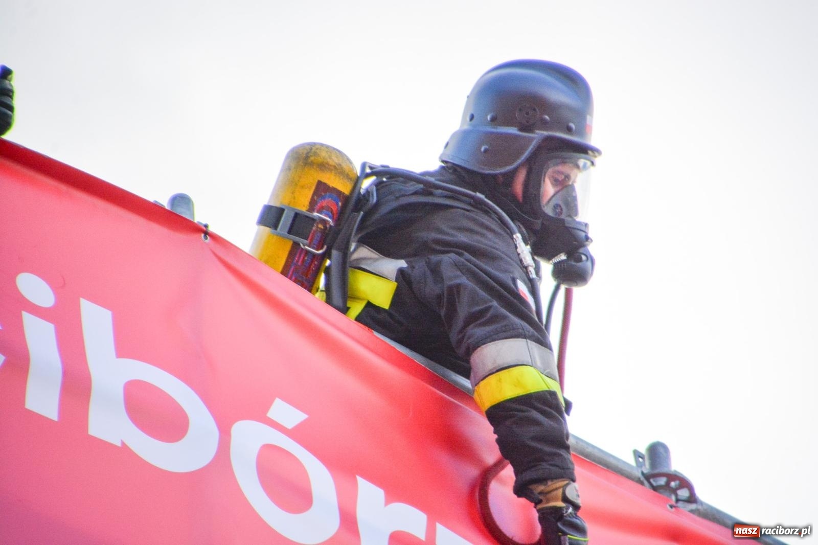 Zdjęcie w galerii na portalu naszraciborz.pl: Najtwardsi strażacy w akcji – siódma edycja Toughest Firefighter Racibórz na Placu Dominikańskim [FOTO i WIDEO] wiadomości z regionu