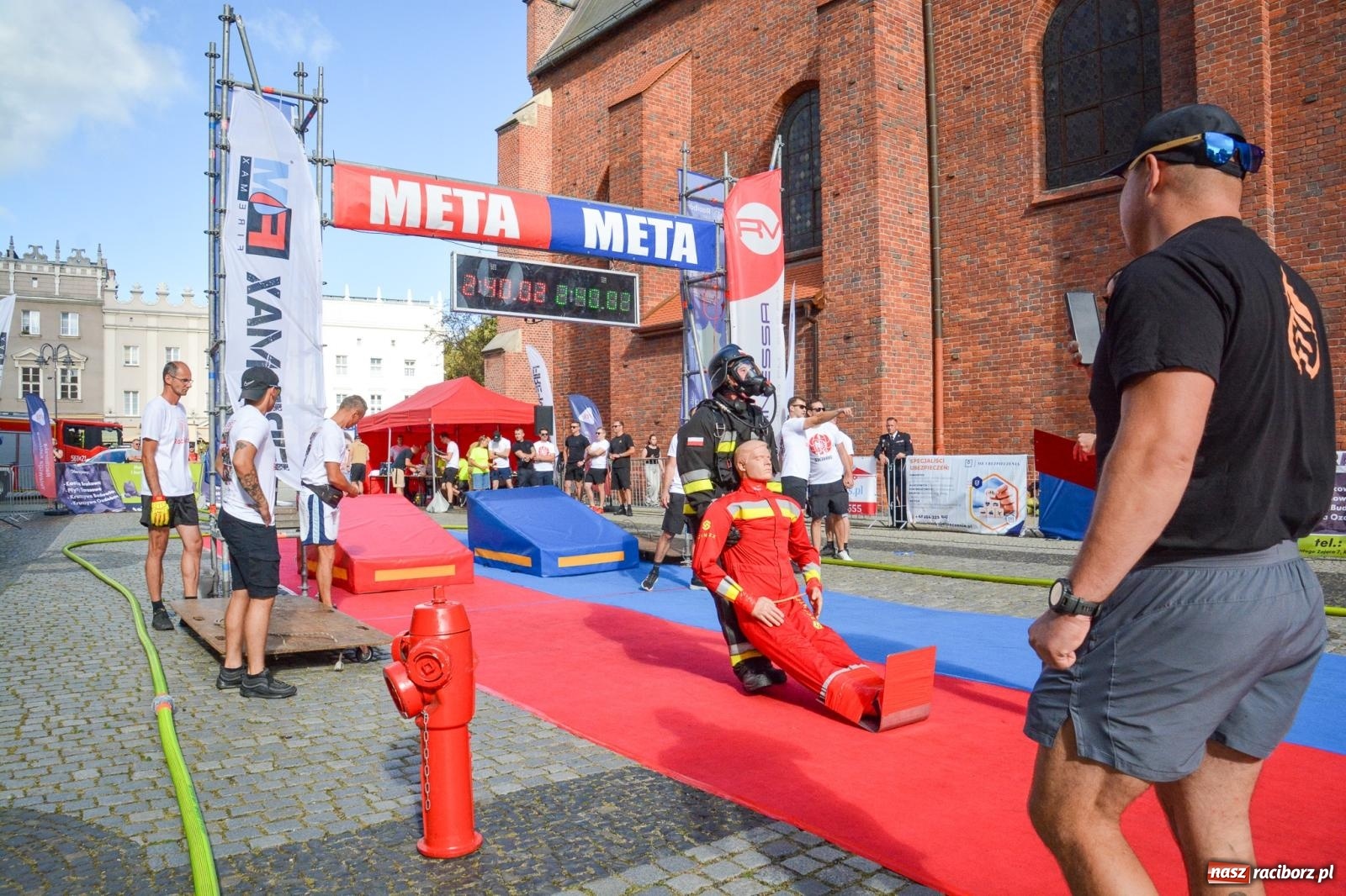 Zdjęcie w galerii na portalu naszraciborz.pl: Najtwardsi strażacy w akcji – siódma edycja Toughest Firefighter Racibórz na Placu Dominikańskim [FOTO i WIDEO] wiadomości z regionu
