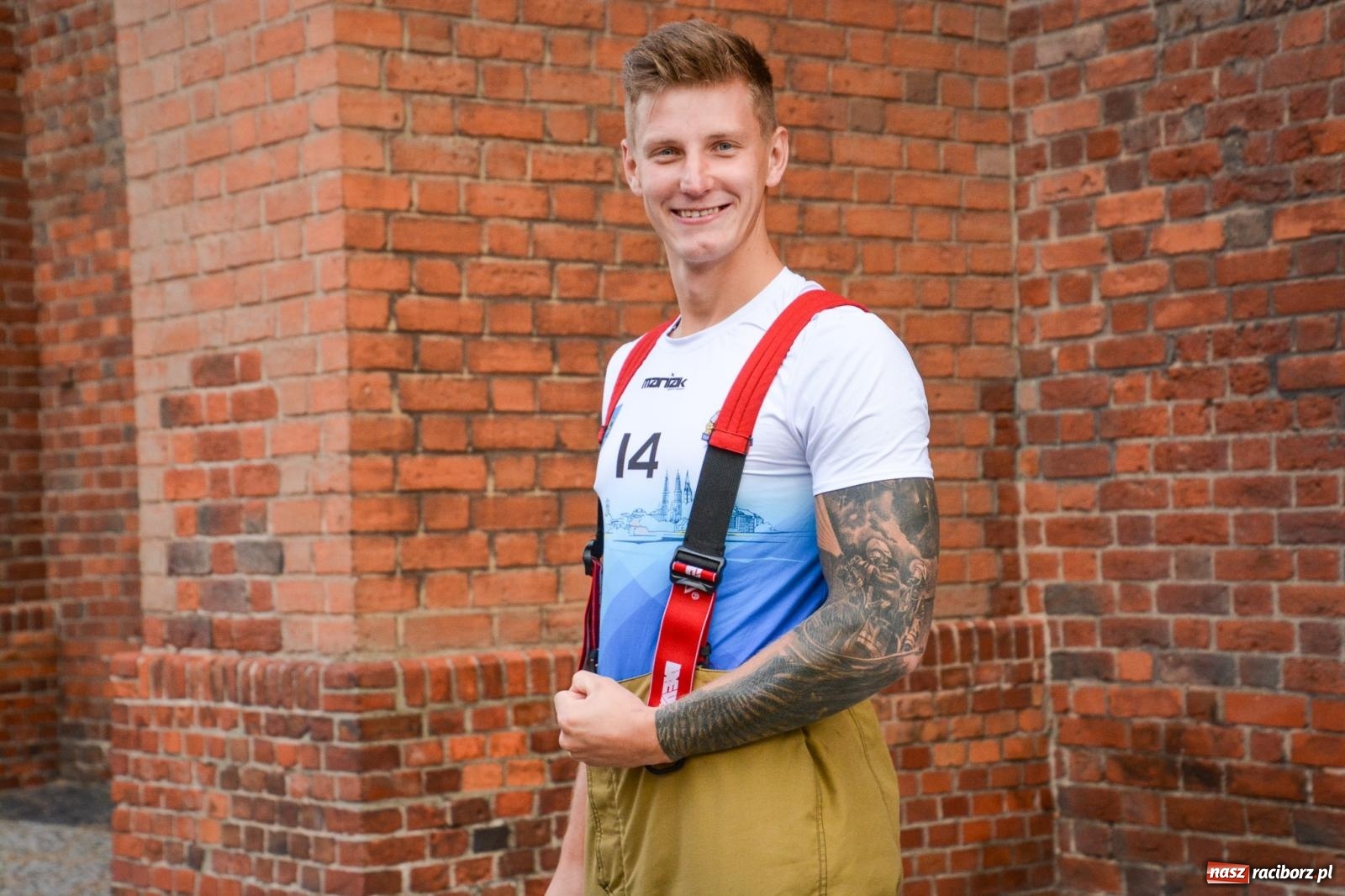 Zdjęcie w galerii na portalu naszraciborz.pl: Najtwardsi strażacy w akcji – siódma edycja Toughest Firefighter Racibórz na Placu Dominikańskim [FOTO i WIDEO] wiadomości z regionu