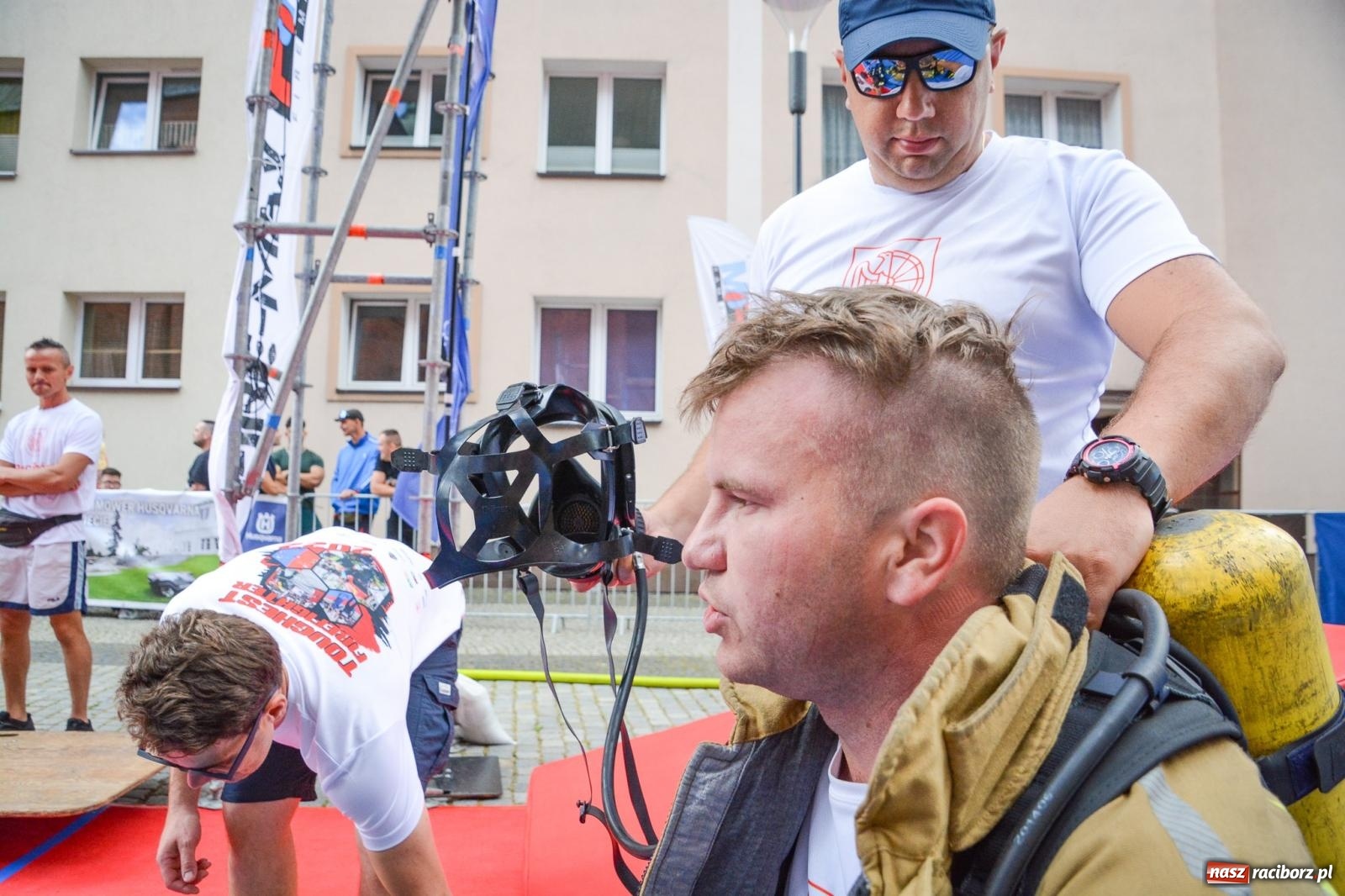 Zdjęcie w galerii na portalu naszraciborz.pl: Najtwardsi strażacy w akcji – siódma edycja Toughest Firefighter Racibórz na Placu Dominikańskim [FOTO i WIDEO] wiadomości z regionu