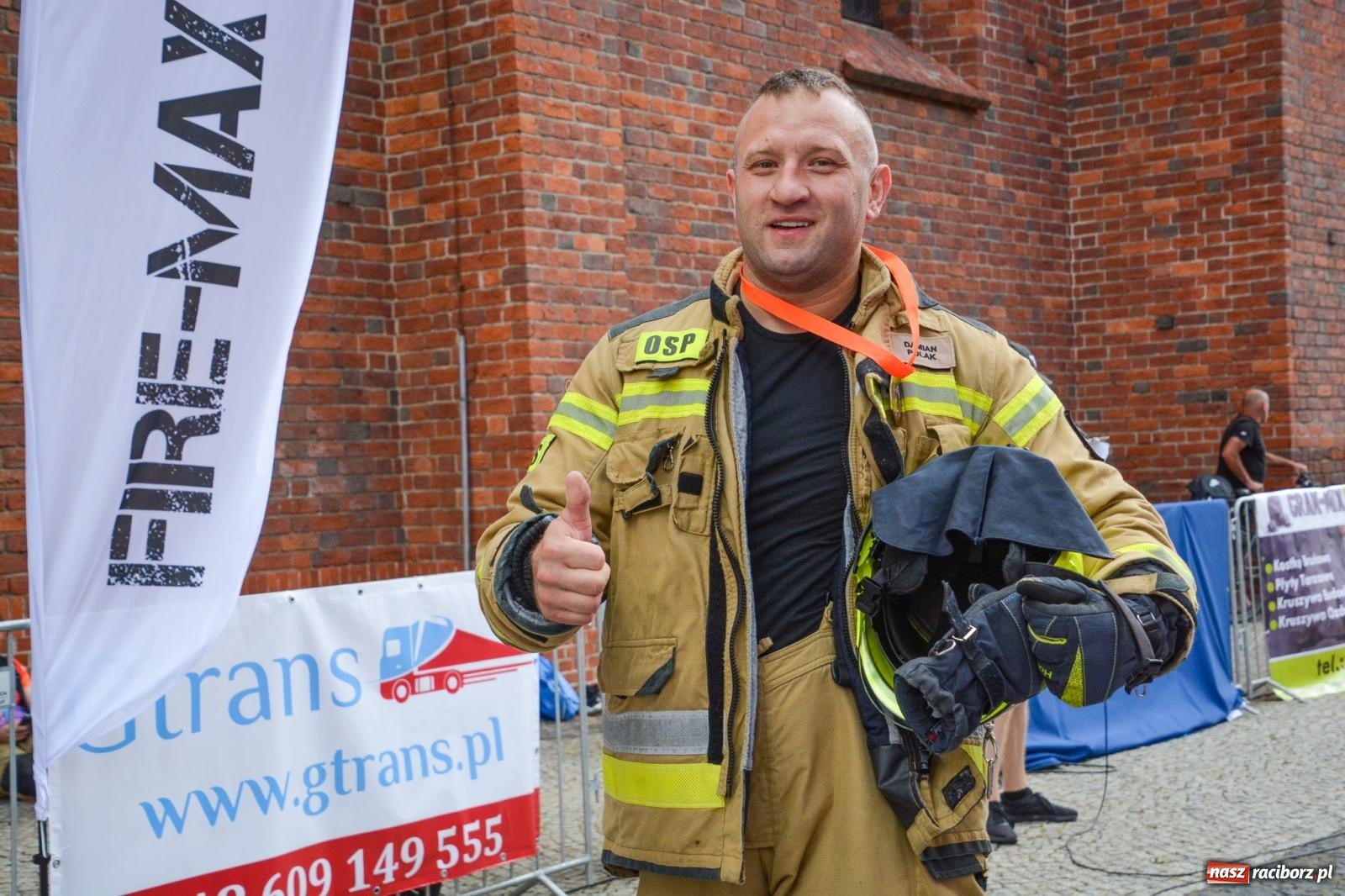 Zdjęcie w galerii na portalu naszraciborz.pl: Najtwardsi strażacy w akcji – siódma edycja Toughest Firefighter Racibórz na Placu Dominikańskim [FOTO i WIDEO] wiadomości z regionu