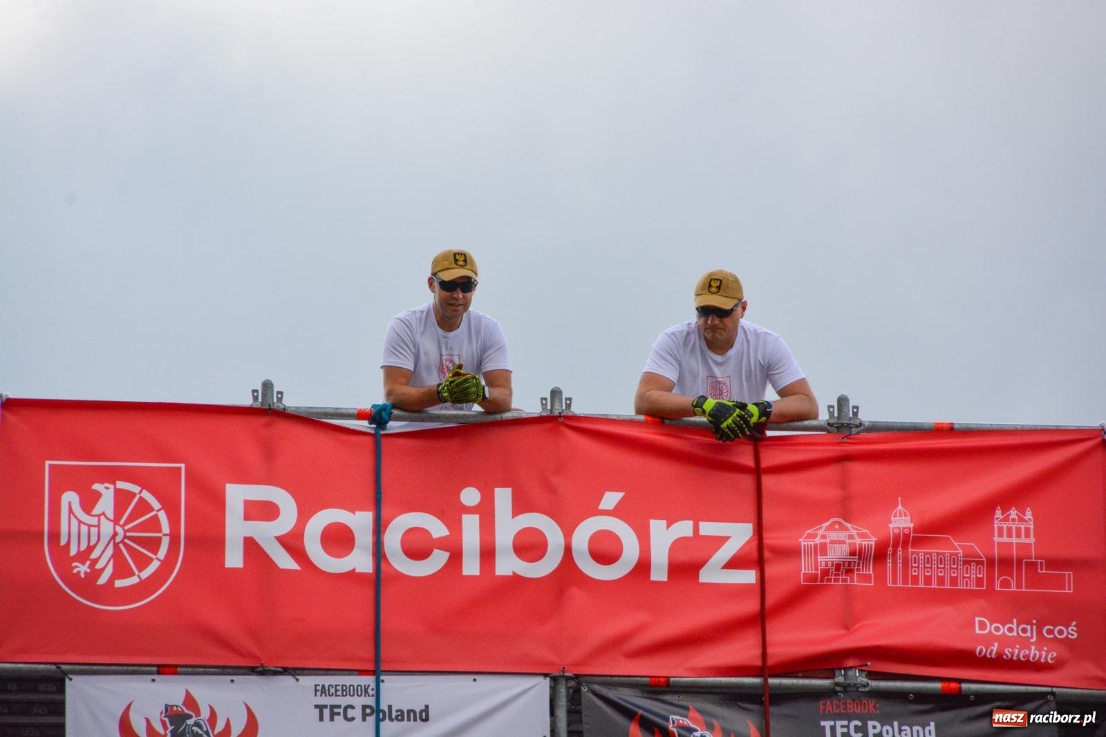 Zdjęcie w galerii na portalu naszraciborz.pl: Najtwardsi strażacy w akcji – siódma edycja Toughest Firefighter Racibórz na Placu Dominikańskim [FOTO i WIDEO] wiadomości z regionu