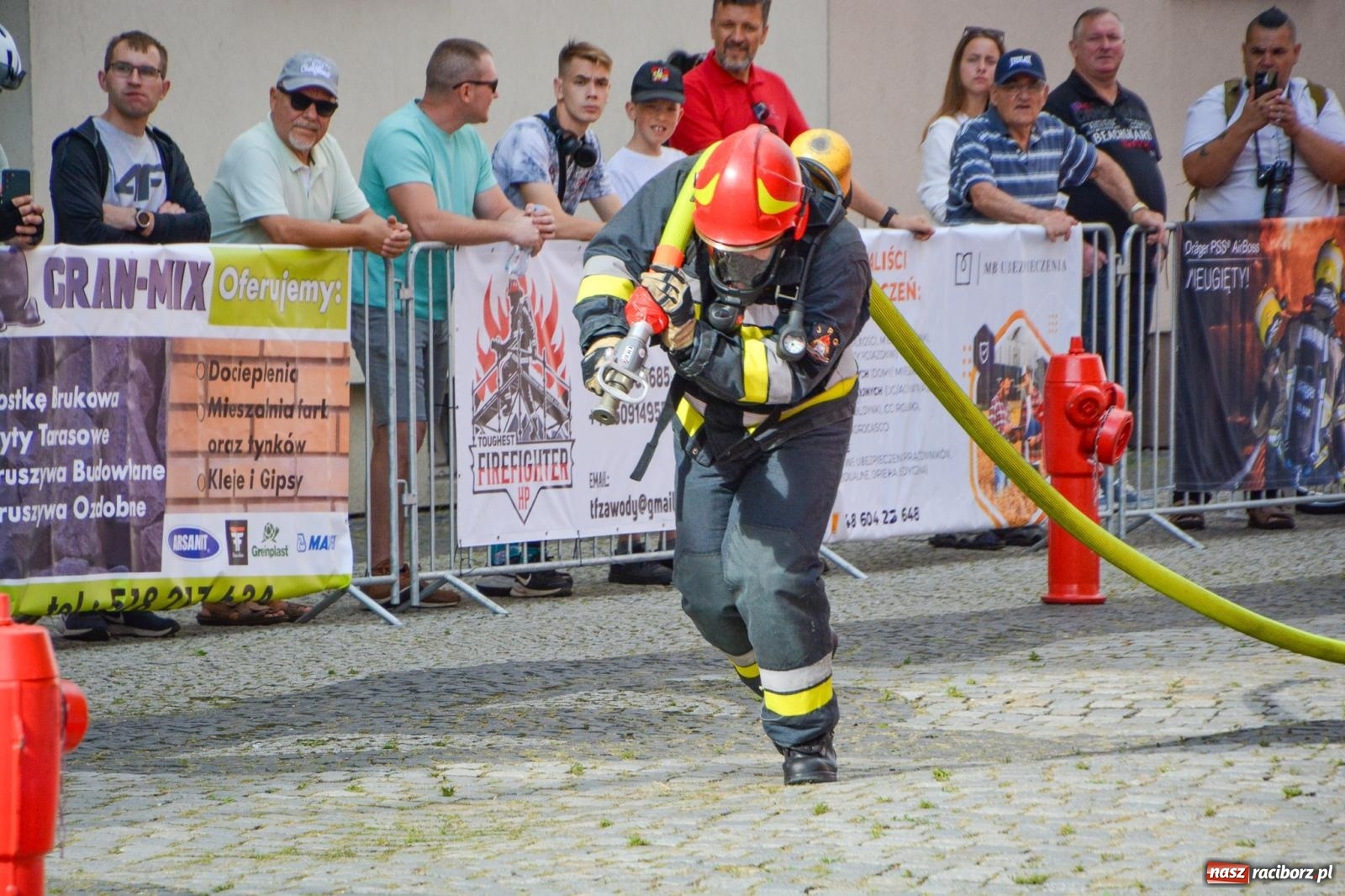 Zdjęcie w galerii na portalu naszraciborz.pl: Najtwardsi strażacy w akcji – siódma edycja Toughest Firefighter Racibórz na Placu Dominikańskim [FOTO i WIDEO] wiadomości z regionu