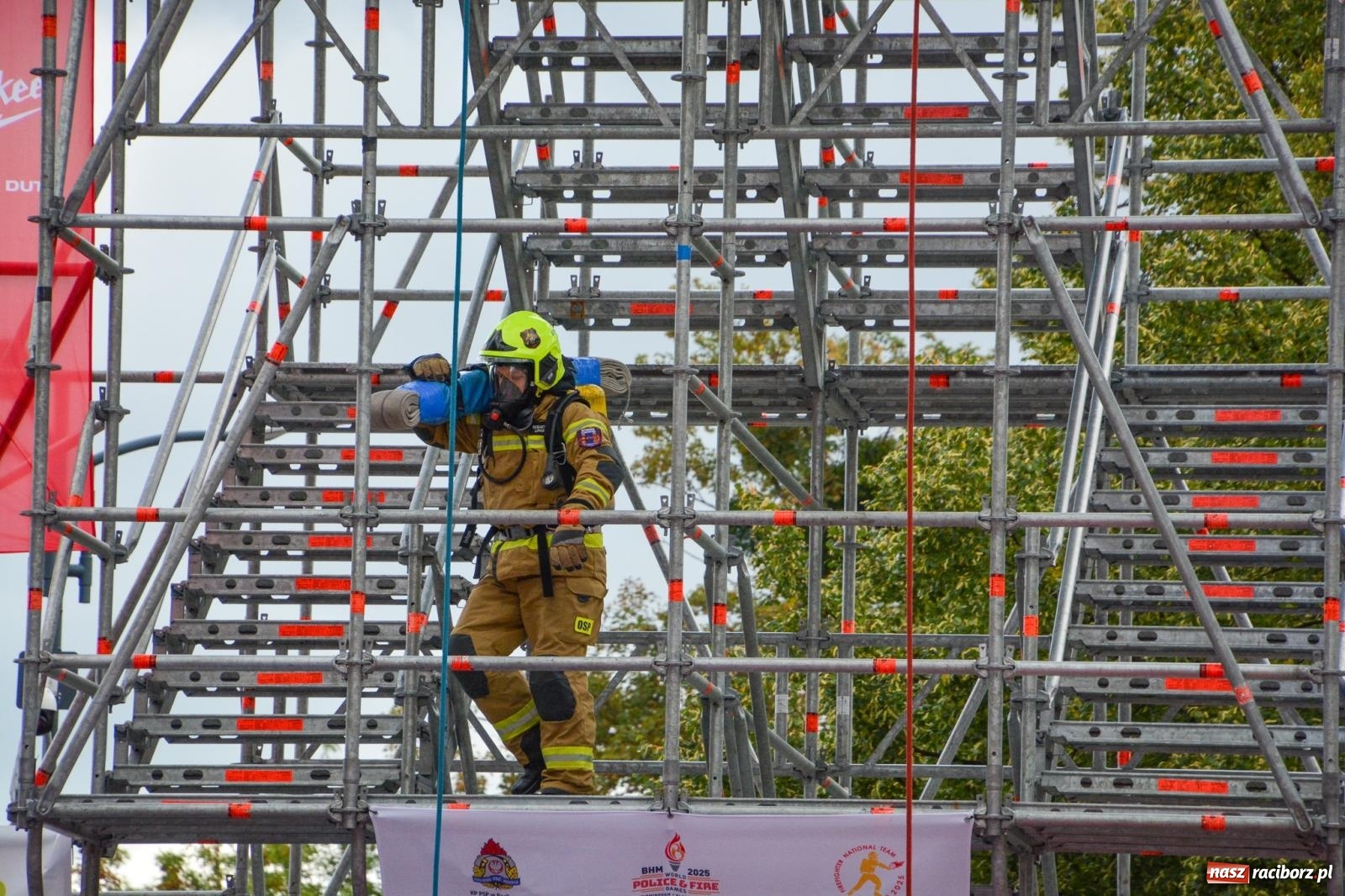 Zdjęcie w galerii na portalu naszraciborz.pl: Najtwardsi strażacy w akcji – siódma edycja Toughest Firefighter Racibórz na Placu Dominikańskim [FOTO i WIDEO] wiadomości z regionu
