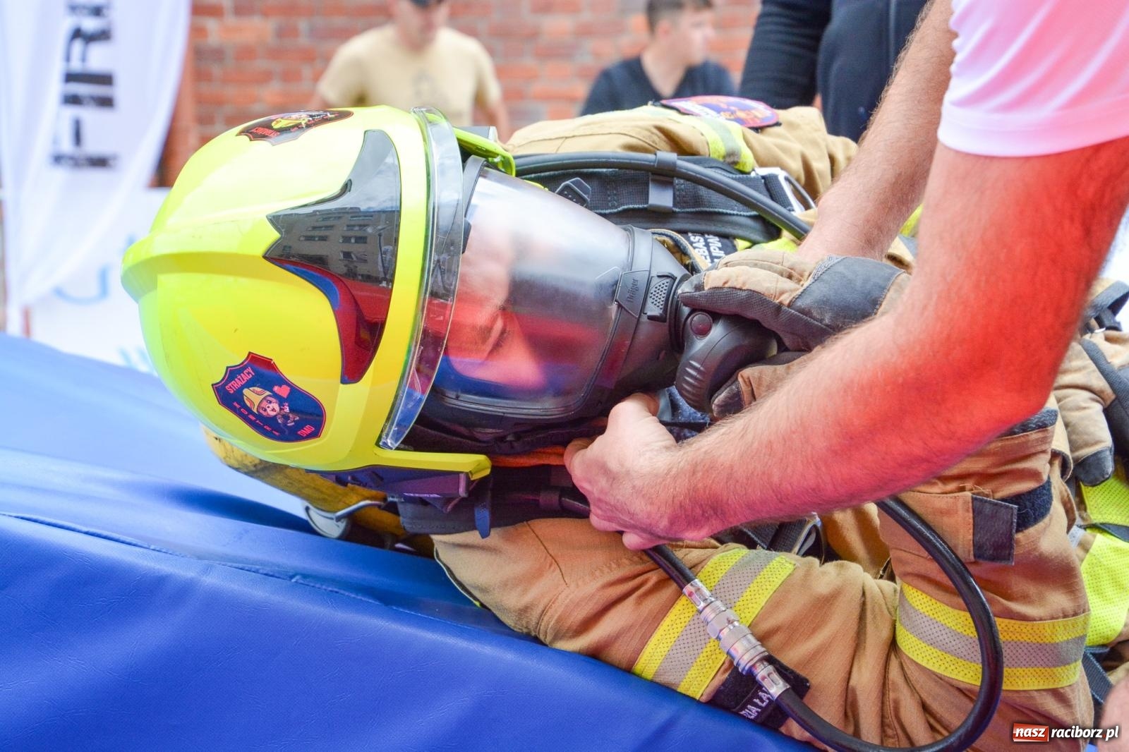 Zdjęcie w galerii na portalu naszraciborz.pl: Najtwardsi strażacy w akcji – siódma edycja Toughest Firefighter Racibórz na Placu Dominikańskim [FOTO i WIDEO] wiadomości z regionu