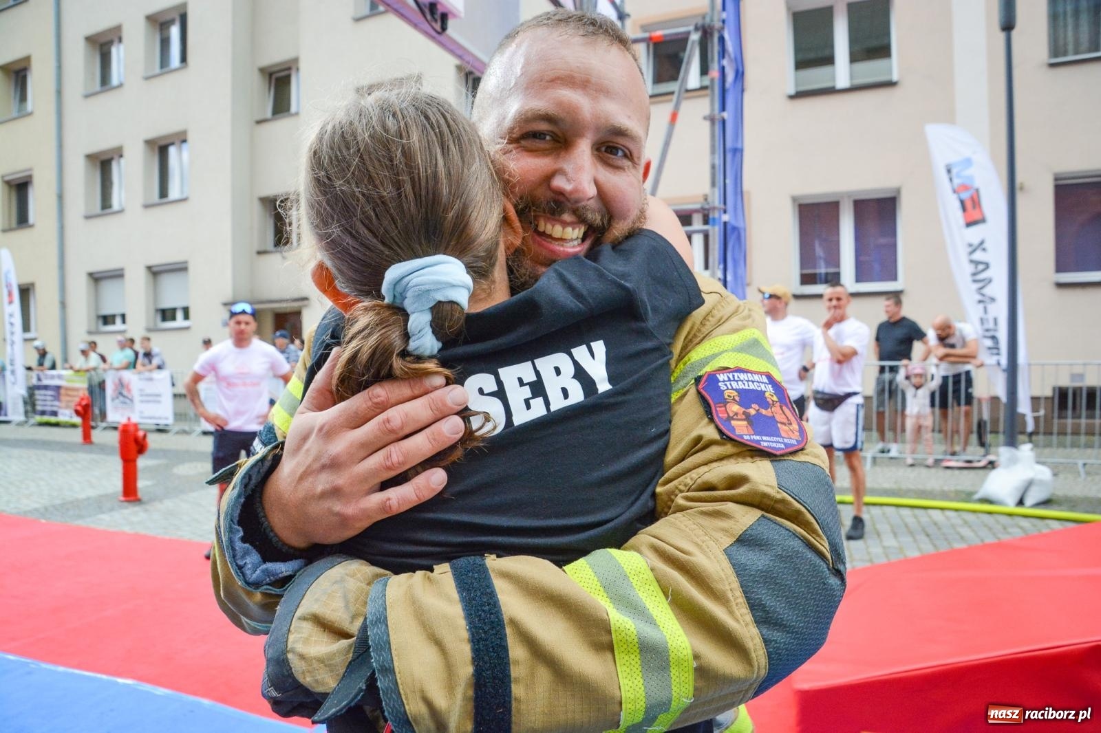 Zdjęcie w galerii na portalu naszraciborz.pl: Najtwardsi strażacy w akcji – siódma edycja Toughest Firefighter Racibórz na Placu Dominikańskim [FOTO i WIDEO] wiadomości z regionu