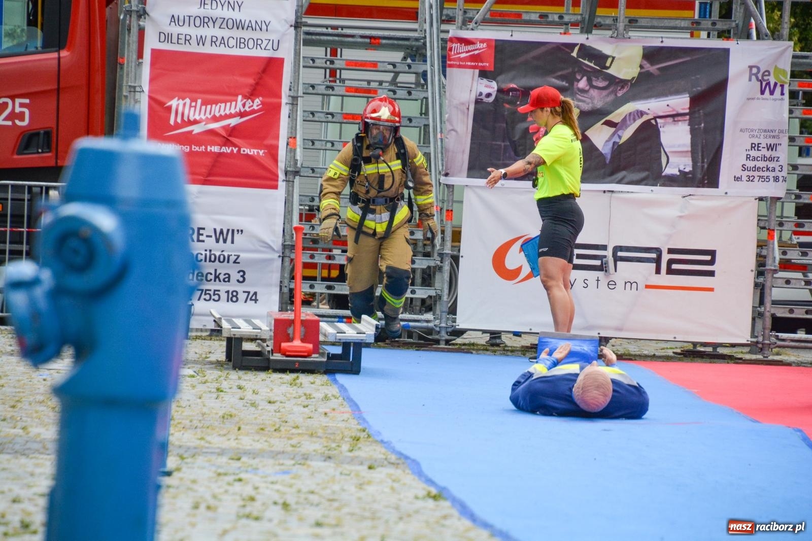 Zdjęcie w galerii na portalu naszraciborz.pl: Najtwardsi strażacy w akcji – siódma edycja Toughest Firefighter Racibórz na Placu Dominikańskim [FOTO i WIDEO] wiadomości z regionu
