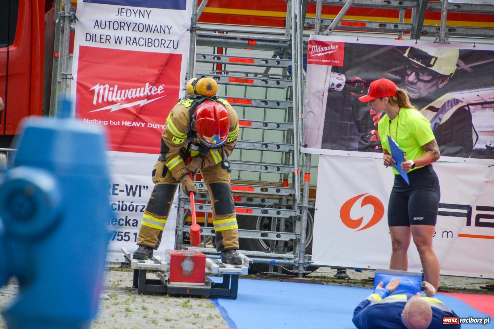 Zdjęcie w galerii na portalu naszraciborz.pl: Najtwardsi strażacy w akcji – siódma edycja Toughest Firefighter Racibórz na Placu Dominikańskim [FOTO i WIDEO] wiadomości z regionu