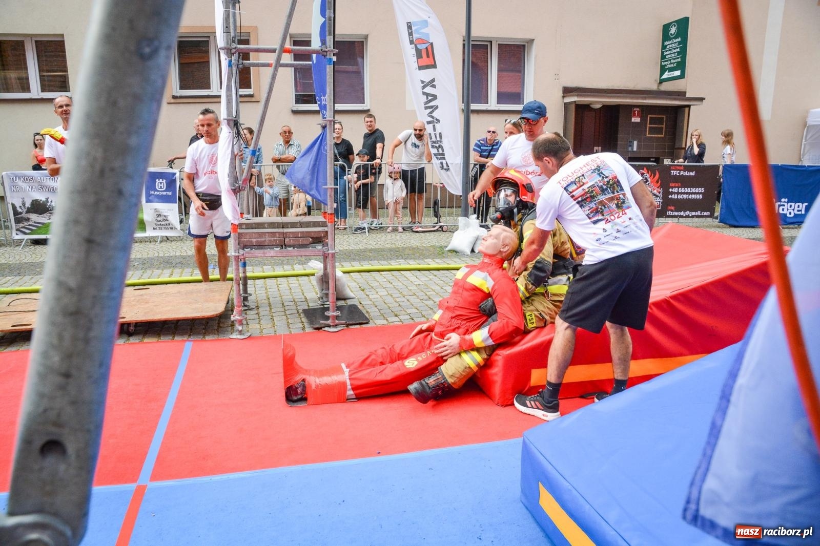Zdjęcie w galerii na portalu naszraciborz.pl: Najtwardsi strażacy w akcji – siódma edycja Toughest Firefighter Racibórz na Placu Dominikańskim [FOTO i WIDEO] wiadomości z regionu